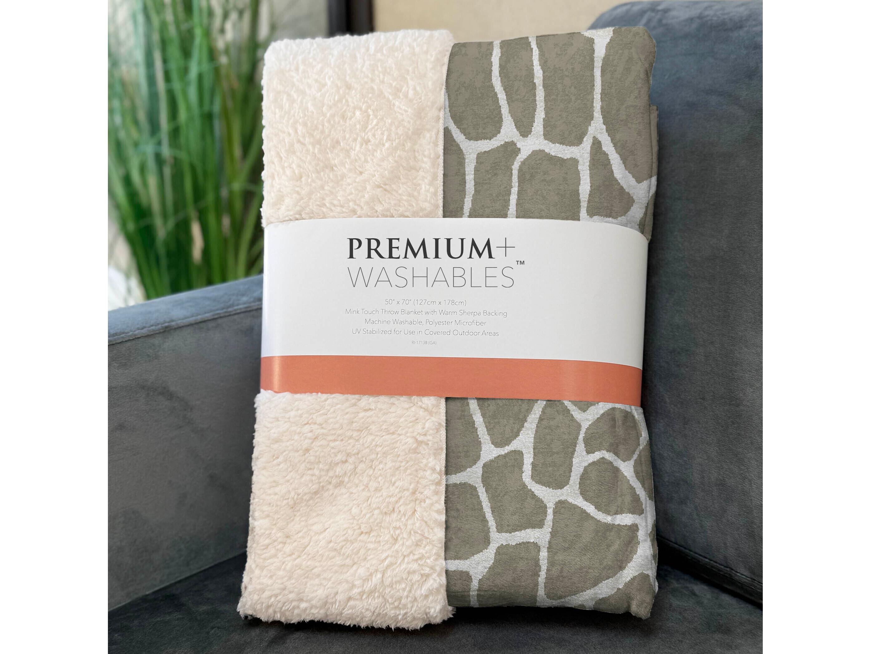 Dalyn Sherpa Neutral Polyester Throw