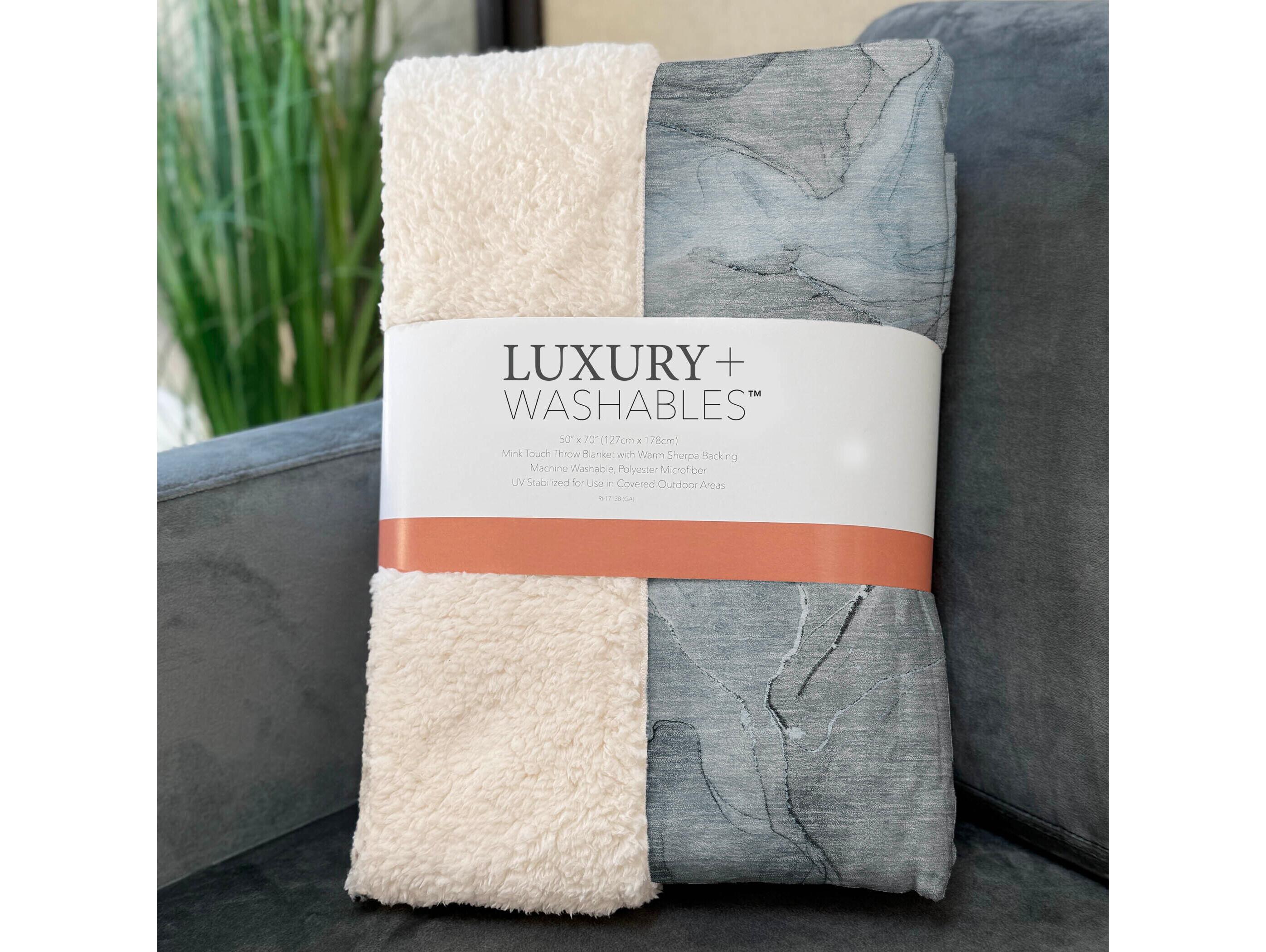 Dalyn Sherpa Teal Polyester Throw