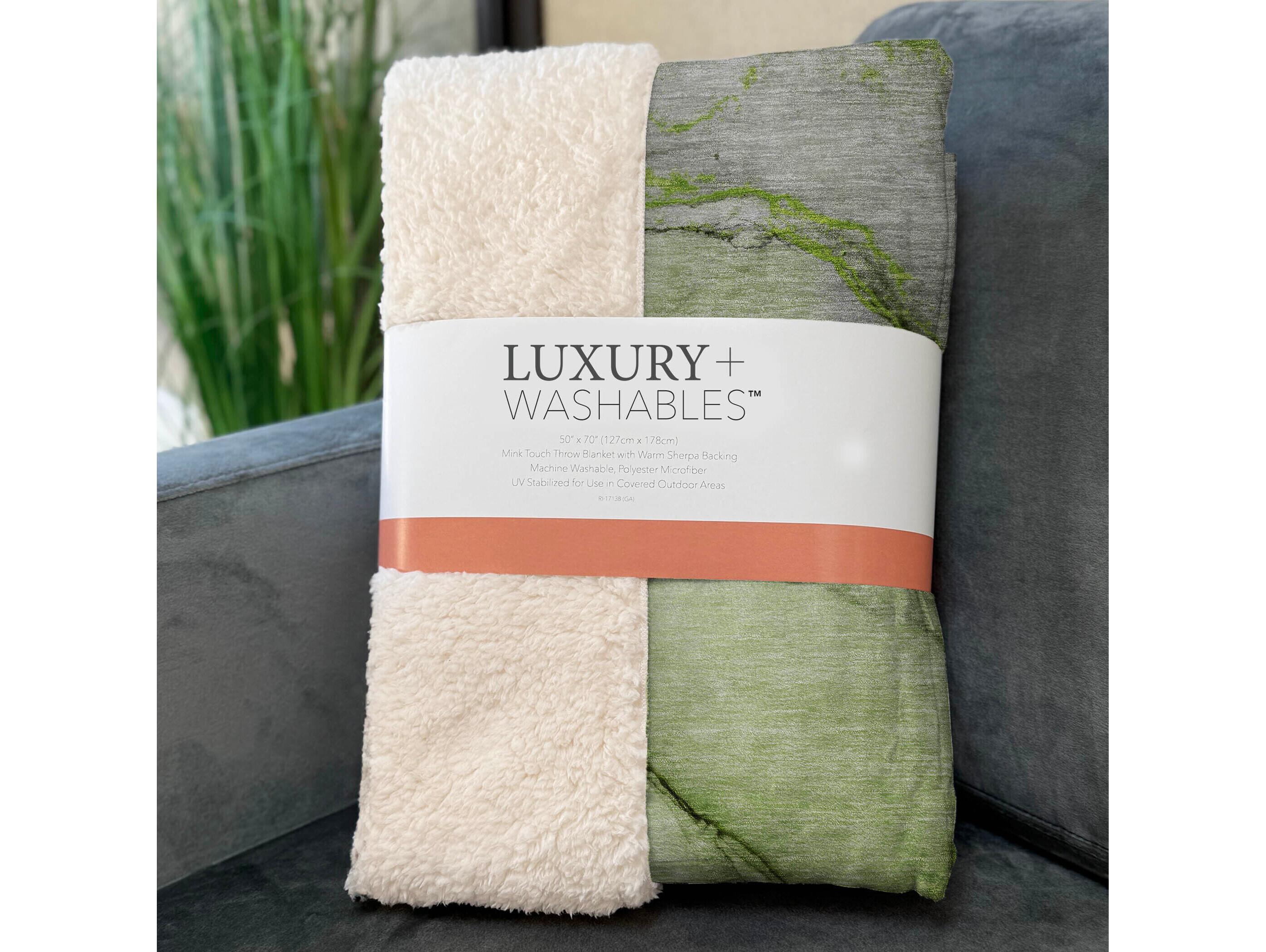 Dalyn Sherpa Green Polyester Throw