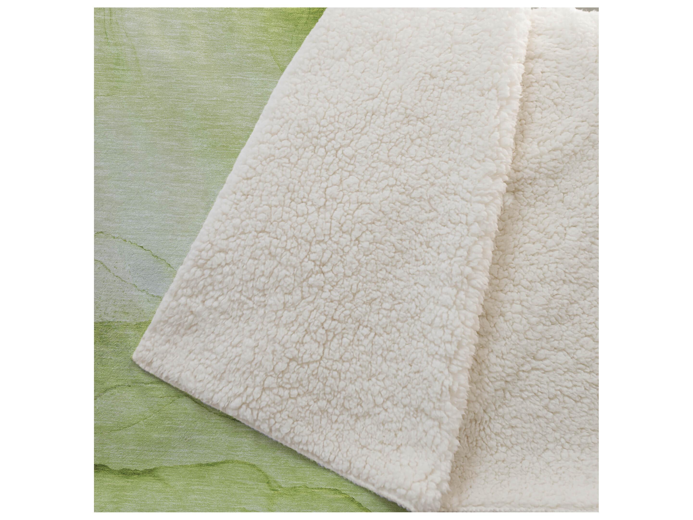 Dalyn Sherpa Green Polyester Throw