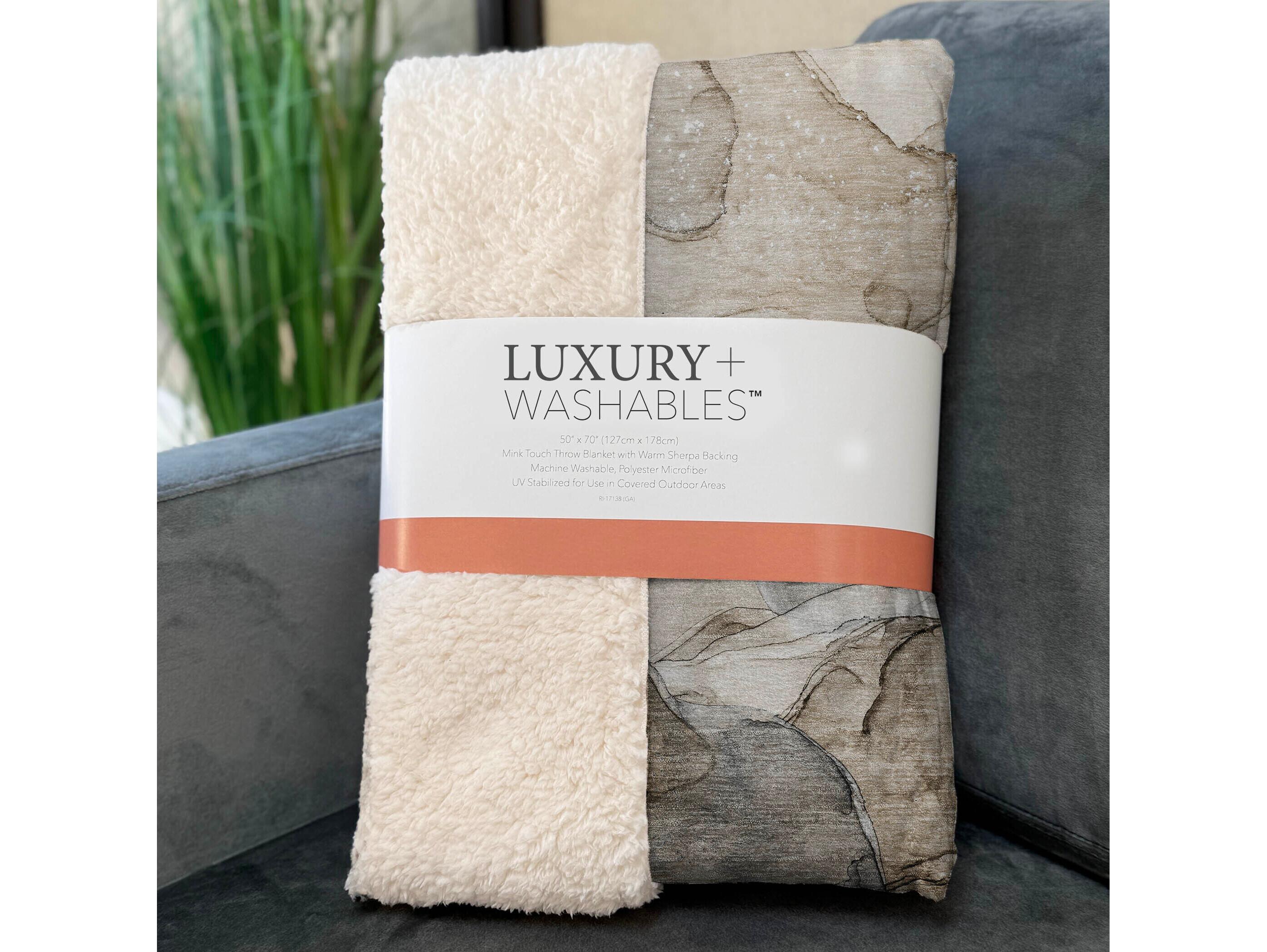 Dalyn Sherpa Brown Polyester Throw