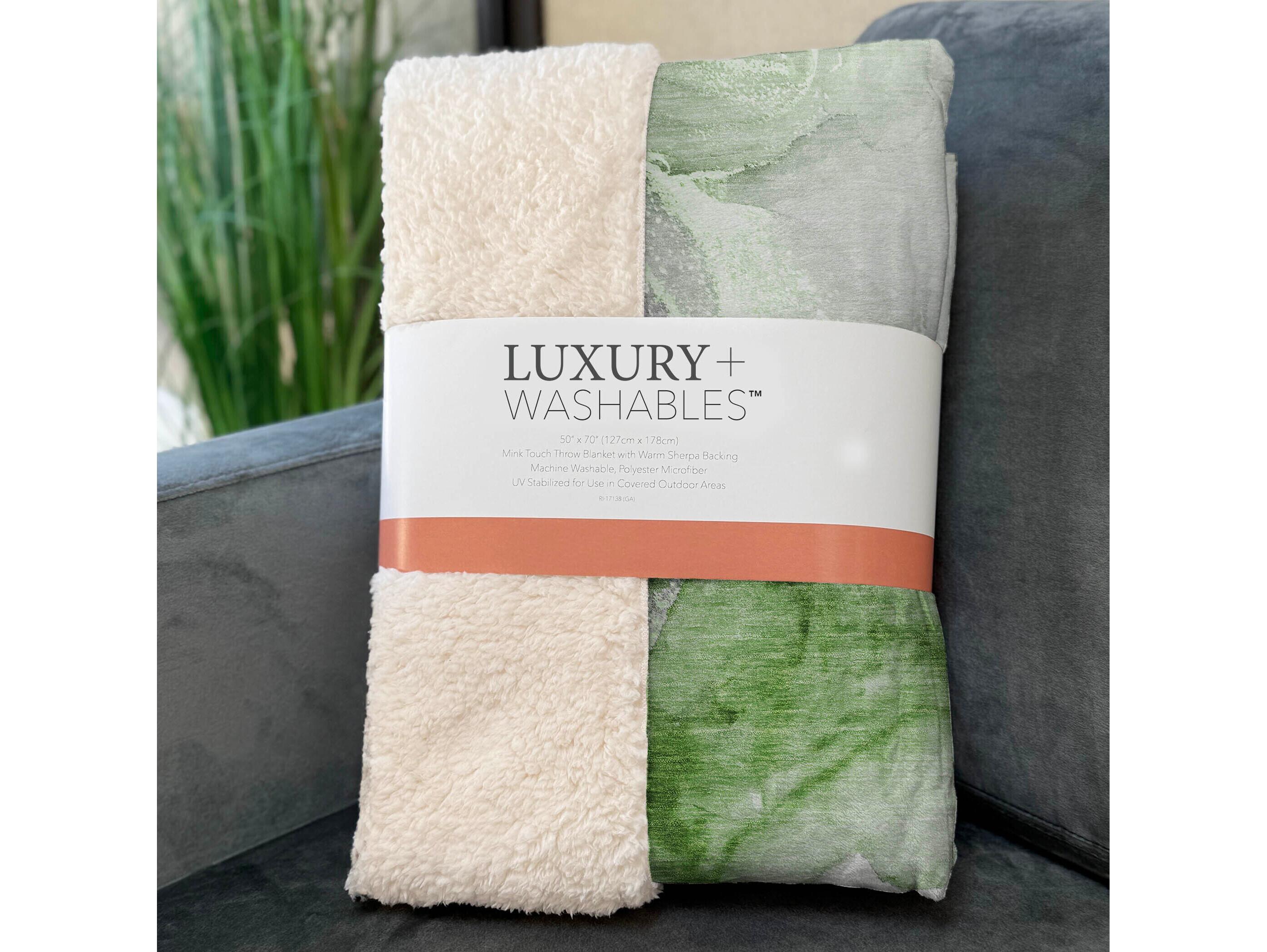 Dalyn Sherpa Green Polyester Throw