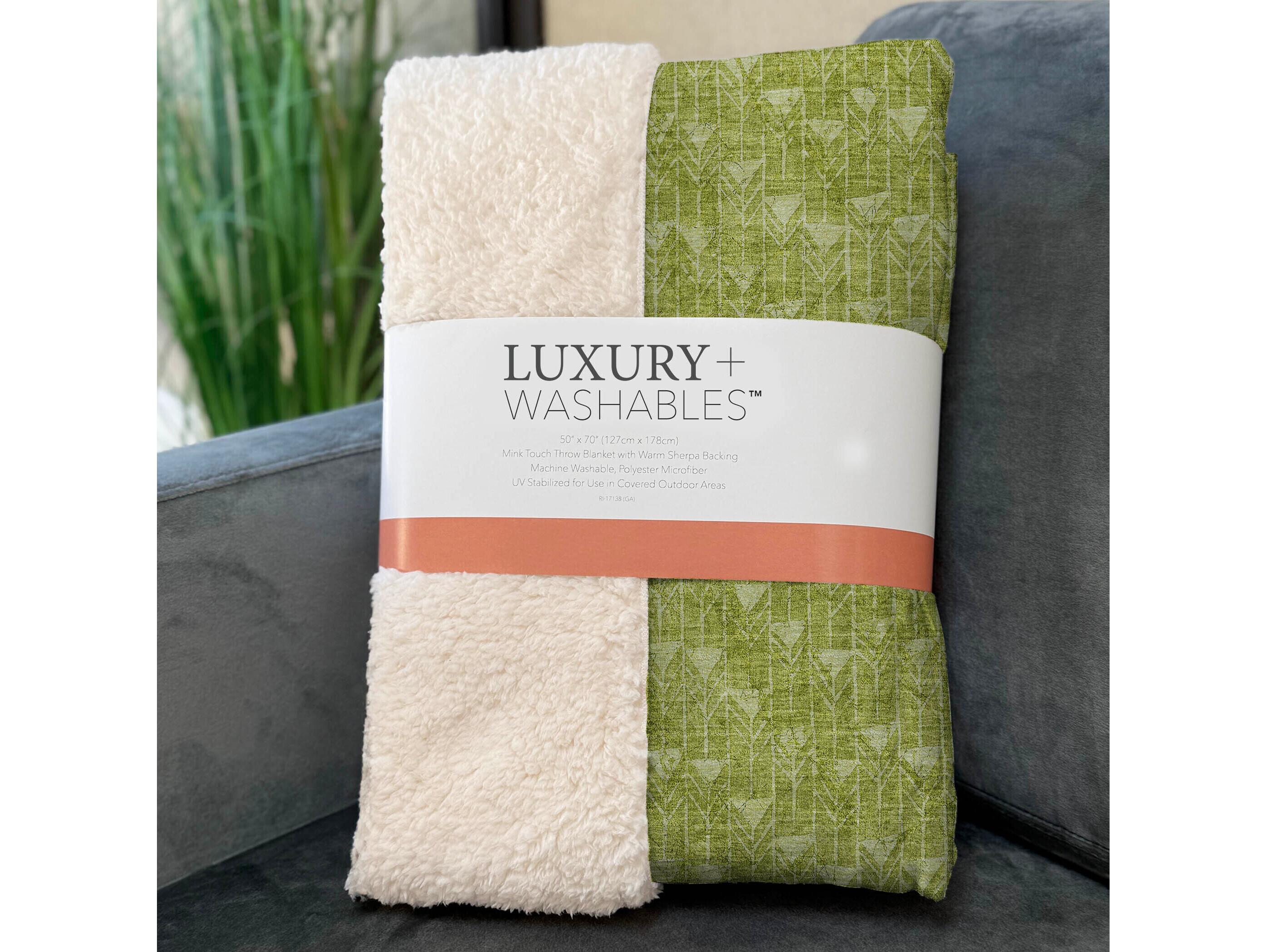 Dalyn Sherpa Green Polyester Throw