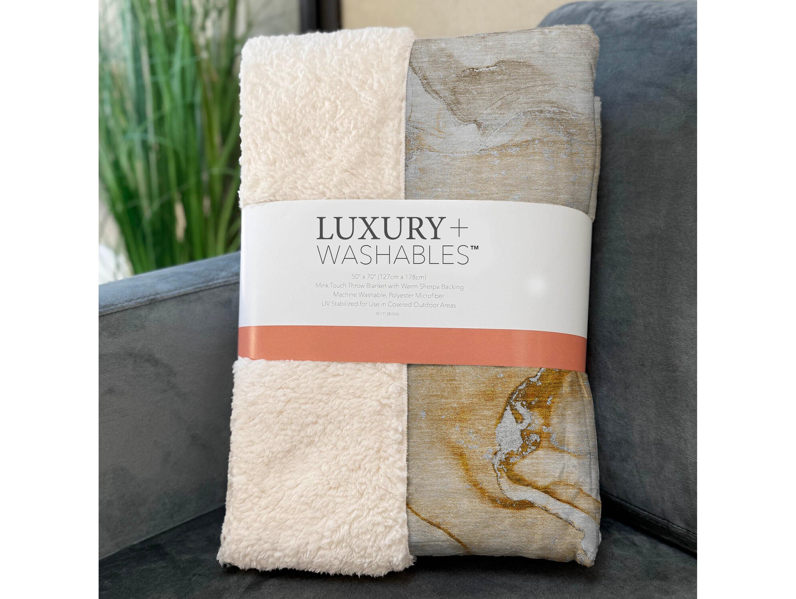 Dalyn Sherpa Brown Polyester Throw