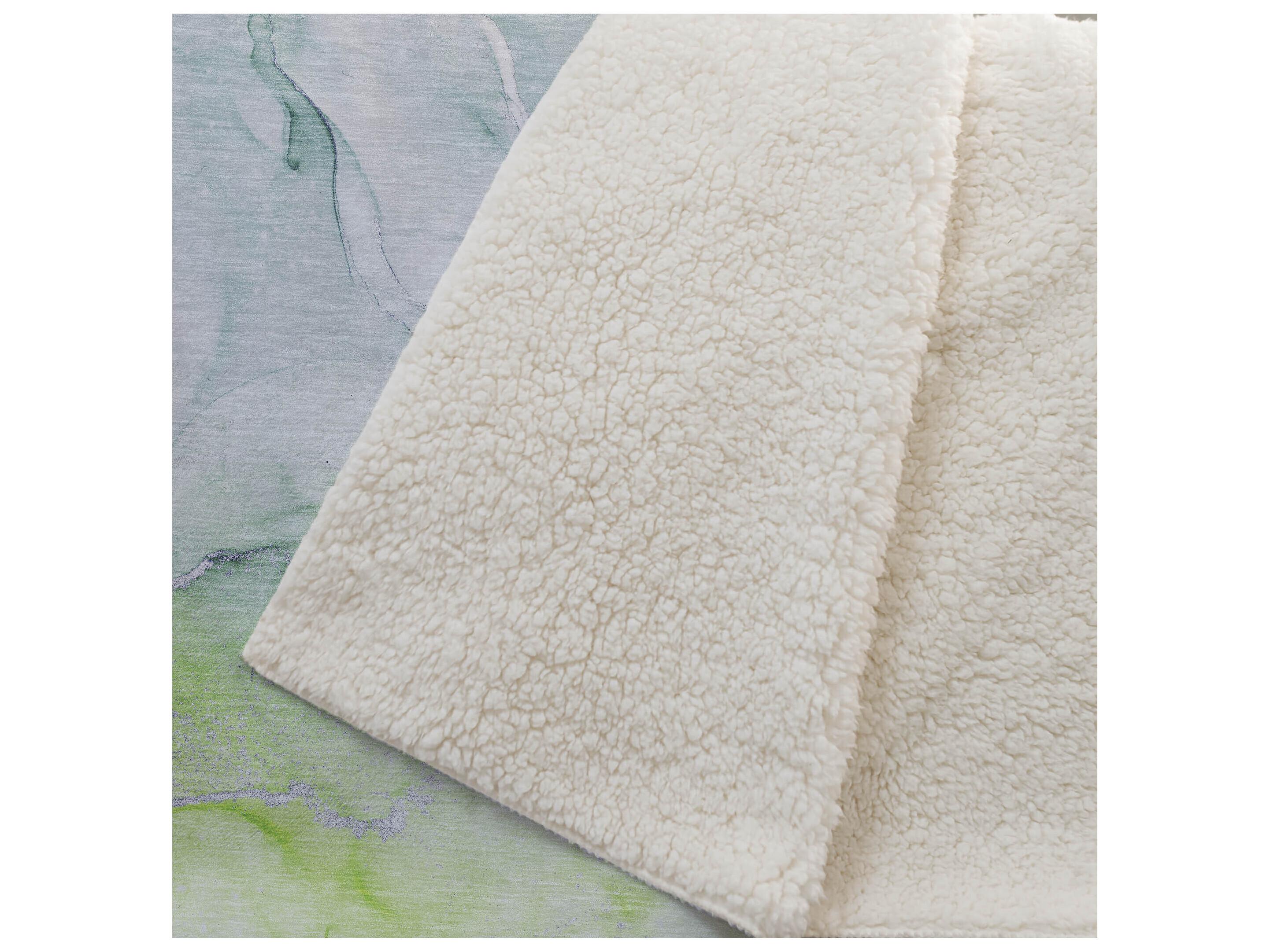 Dalyn Sherpa Green Polyester Throw