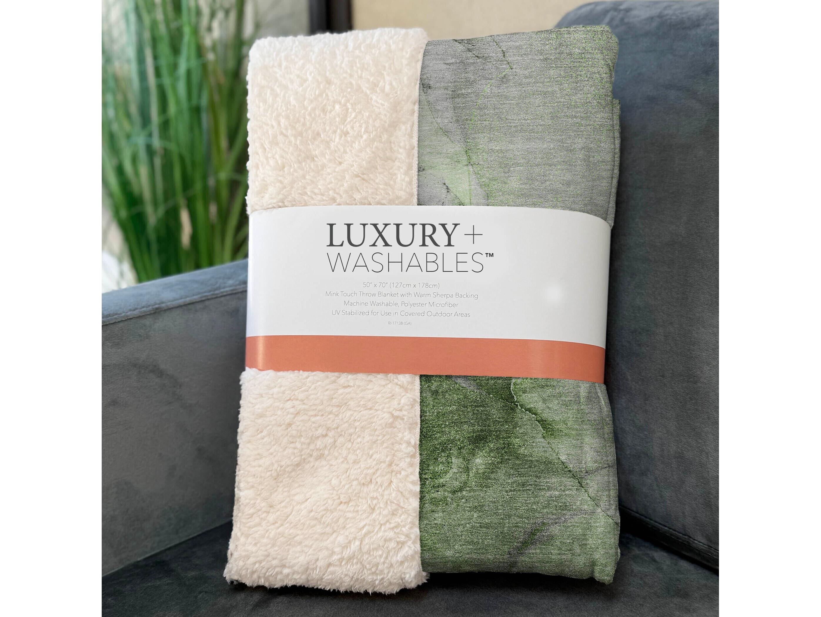 Dalyn Sherpa Green Polyester Throw