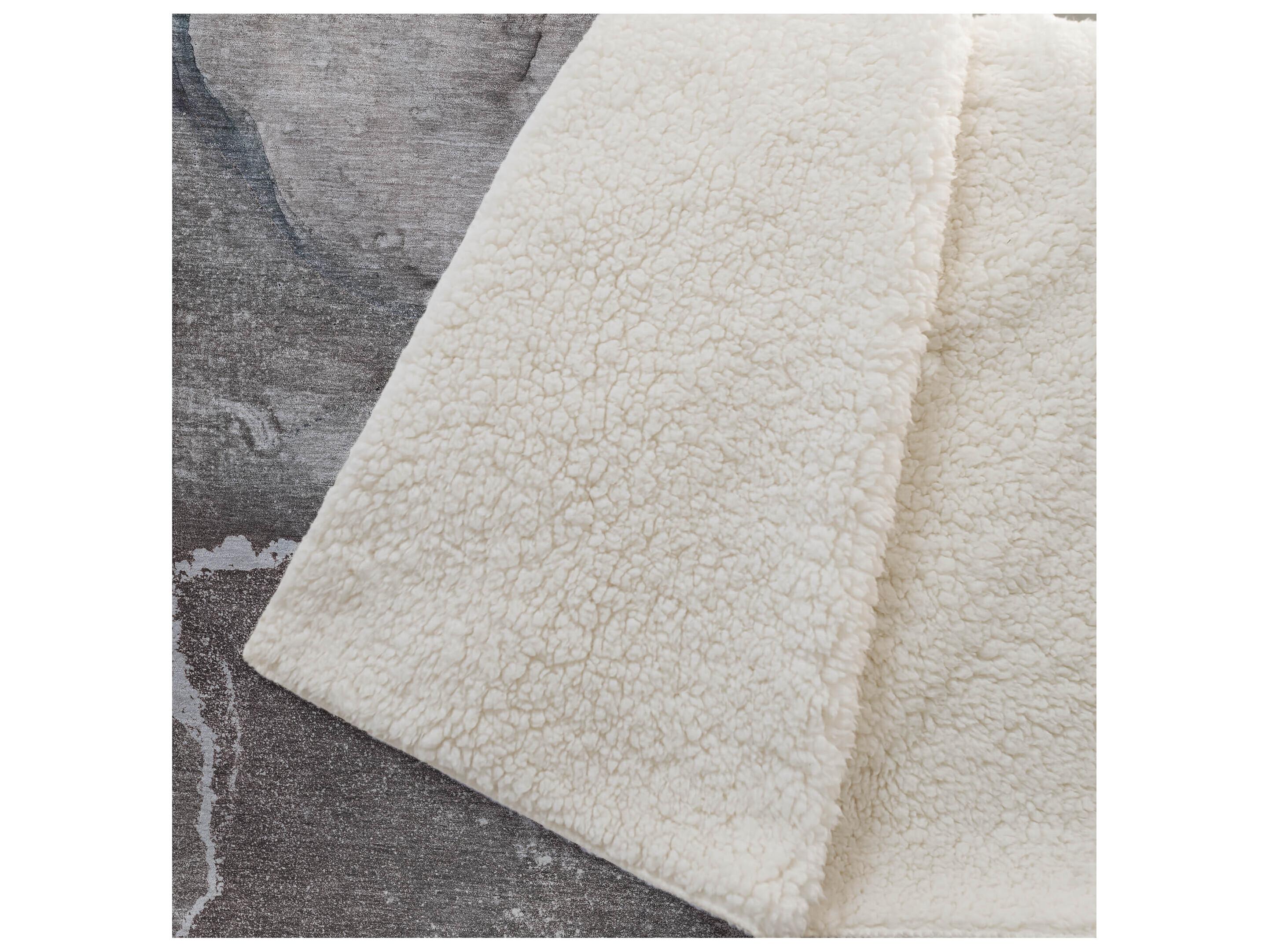 Dalyn Sherpa Brown Polyester Throw