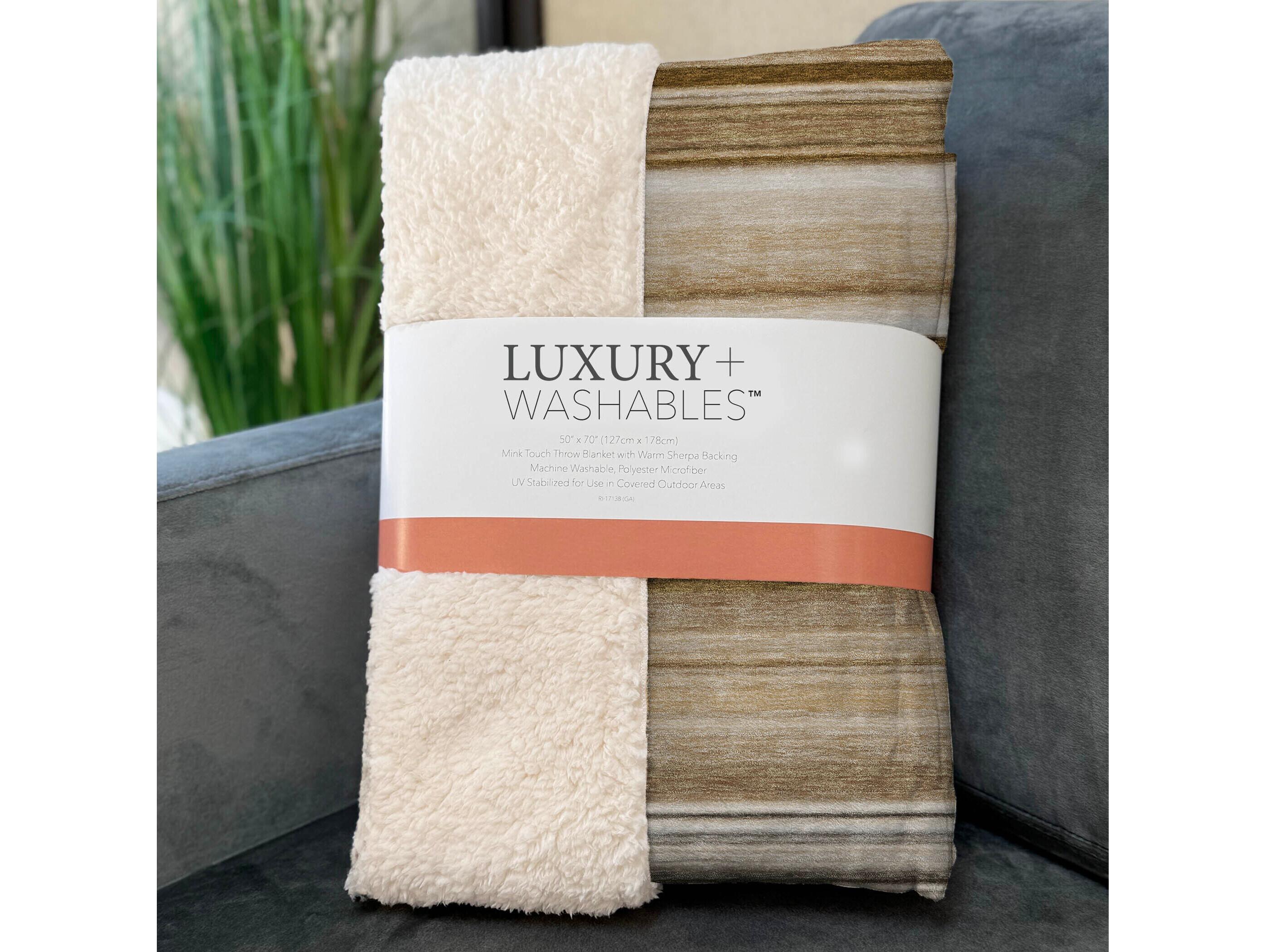 Dalyn Sherpa Brown Polyester Throw