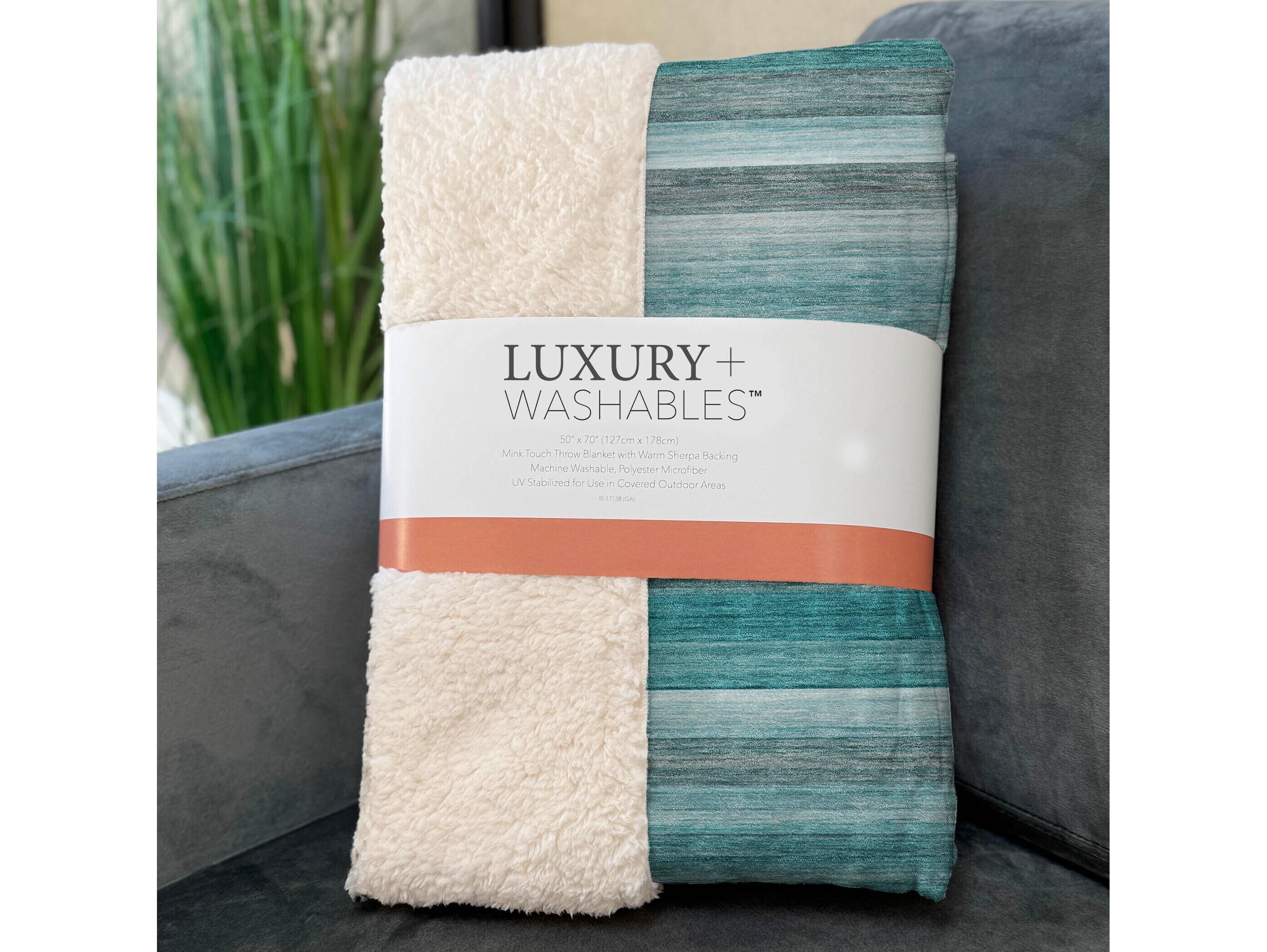 Dalyn Sherpa Teal Polyester Throw