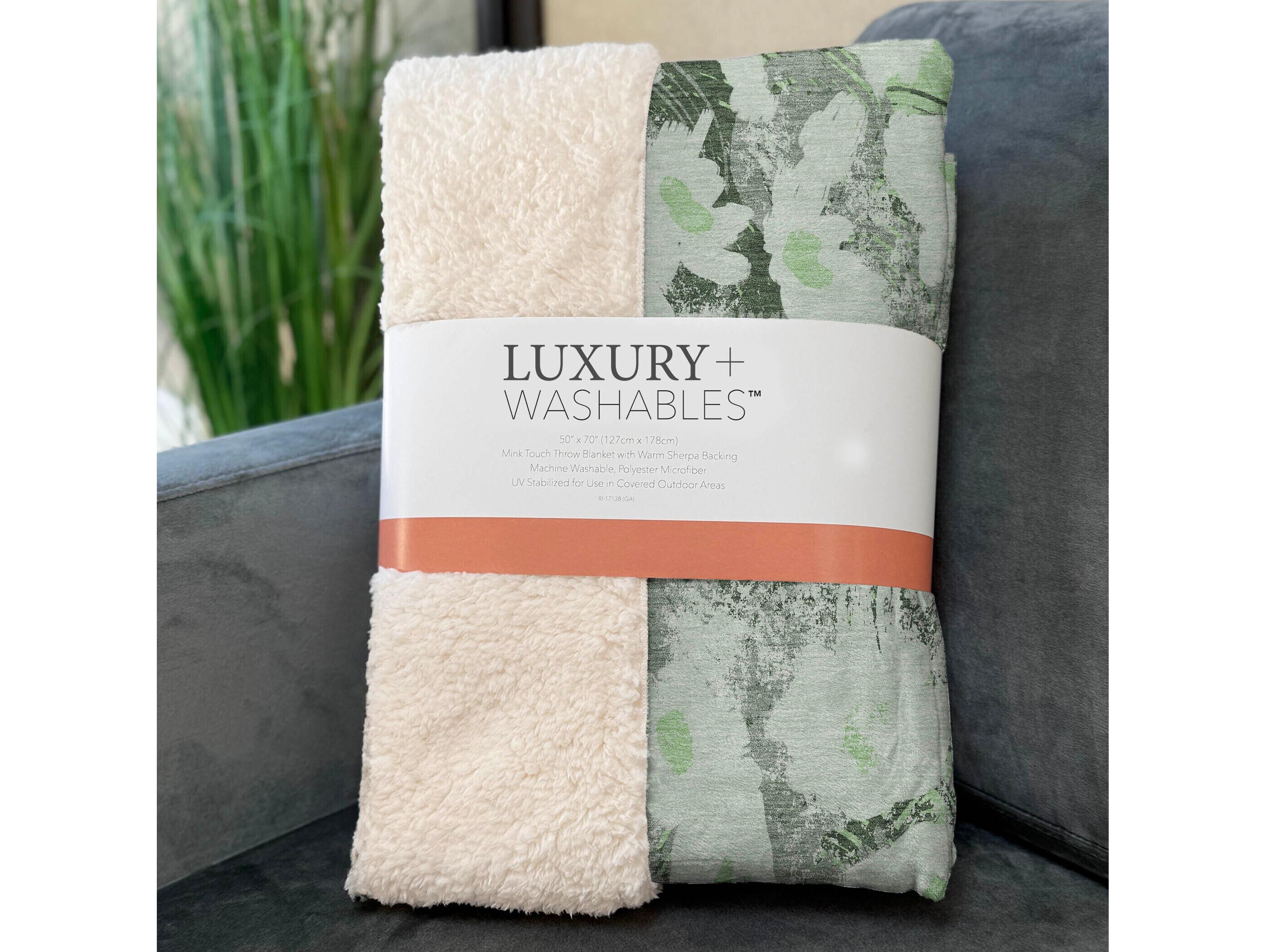 Dalyn Sherpa Green Polyester Throw