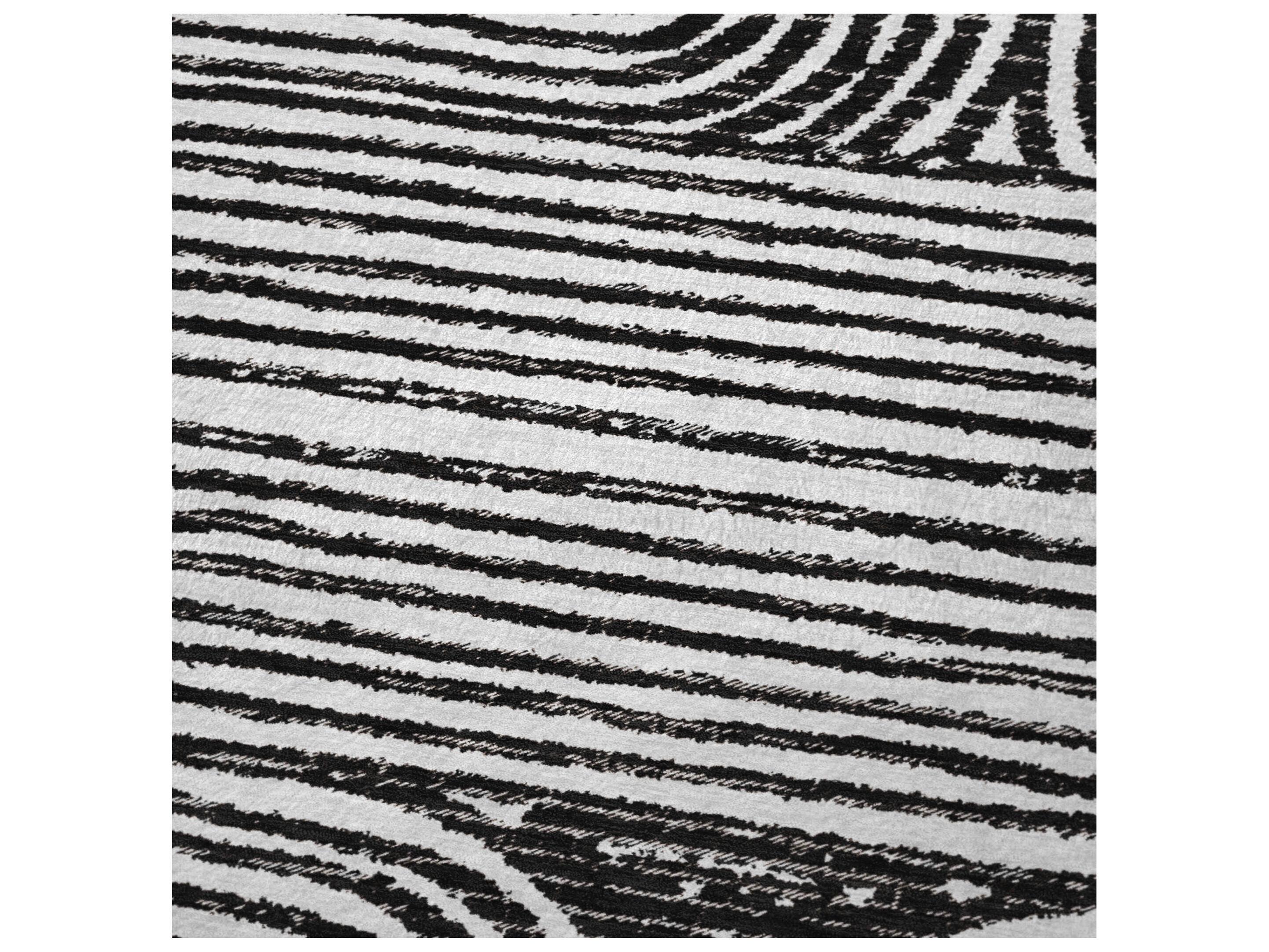 Dalyn Sherpa Black Polyester Throw