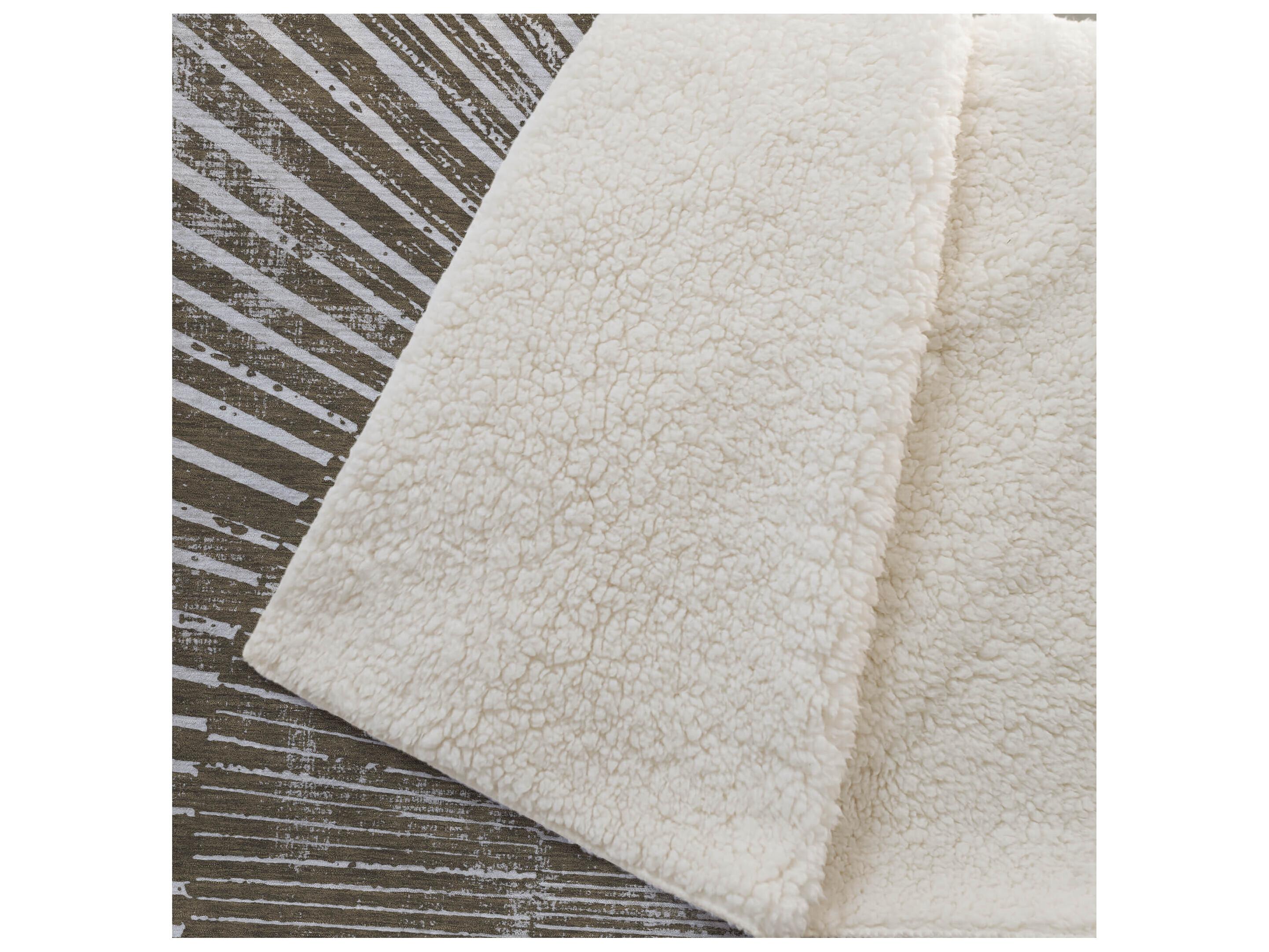 Dalyn Sherpa Brown Polyester Throw