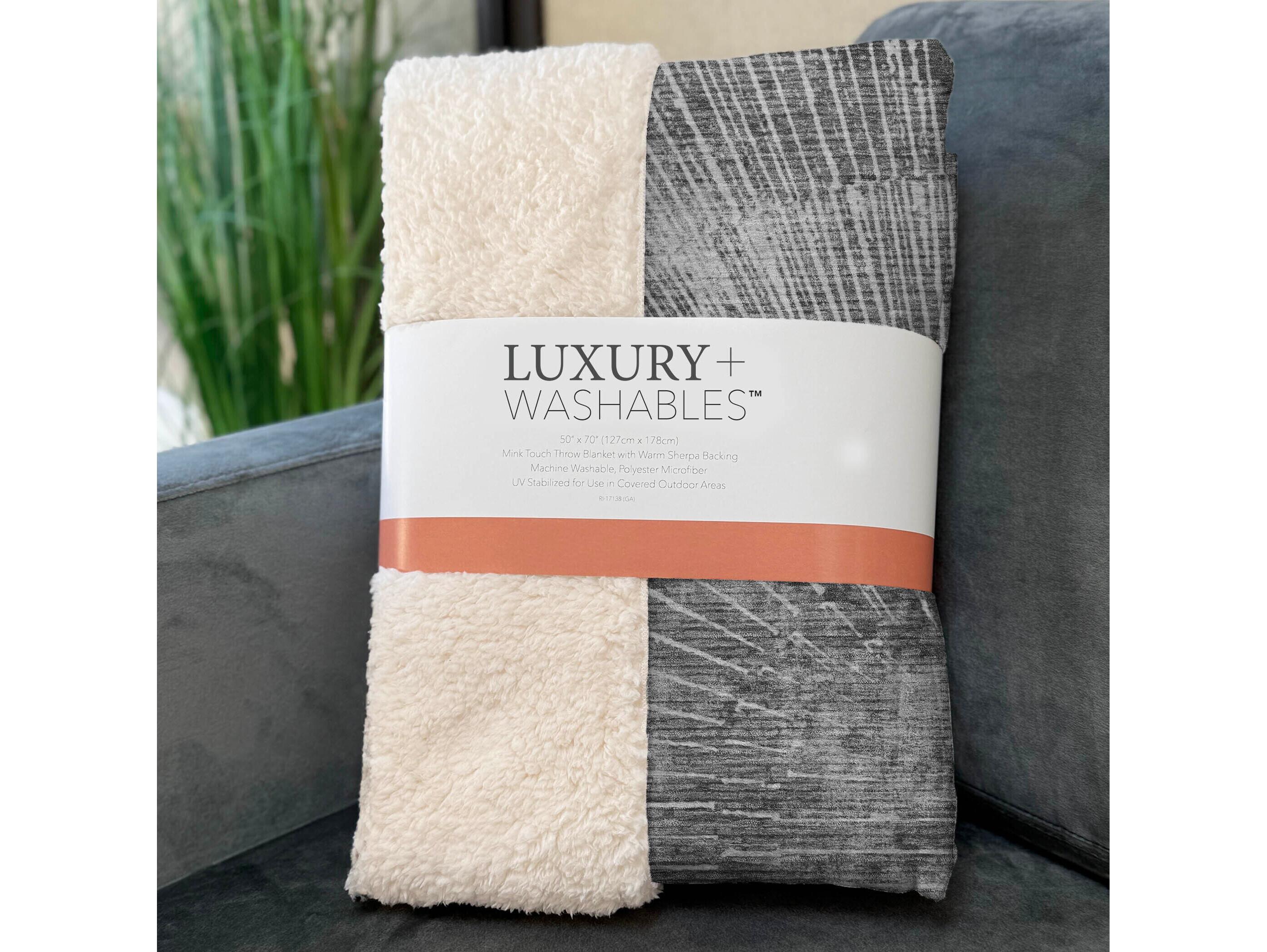 Dalyn Sherpa Gray Polyester Throw