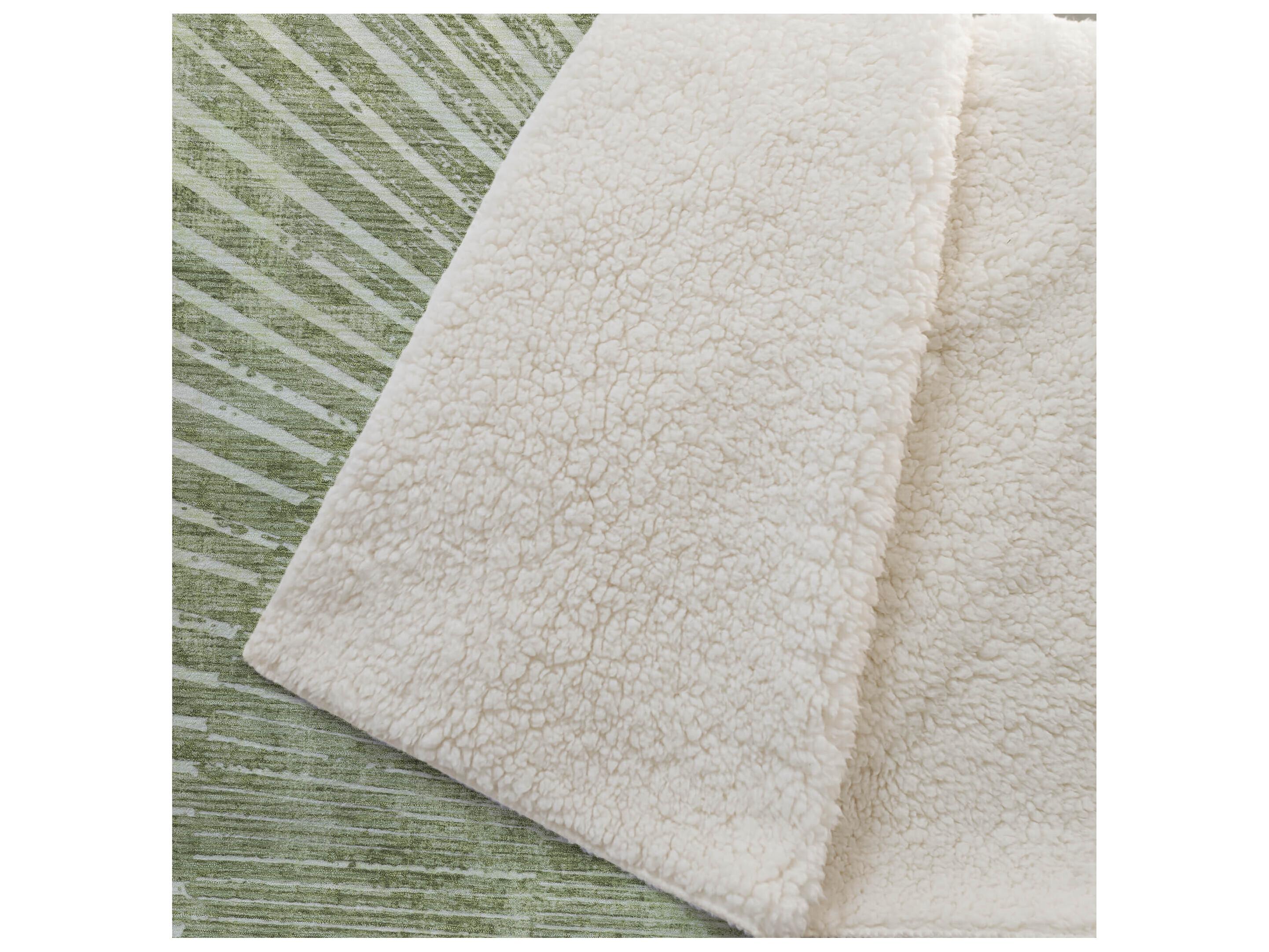 Dalyn Sherpa Green Polyester Throw