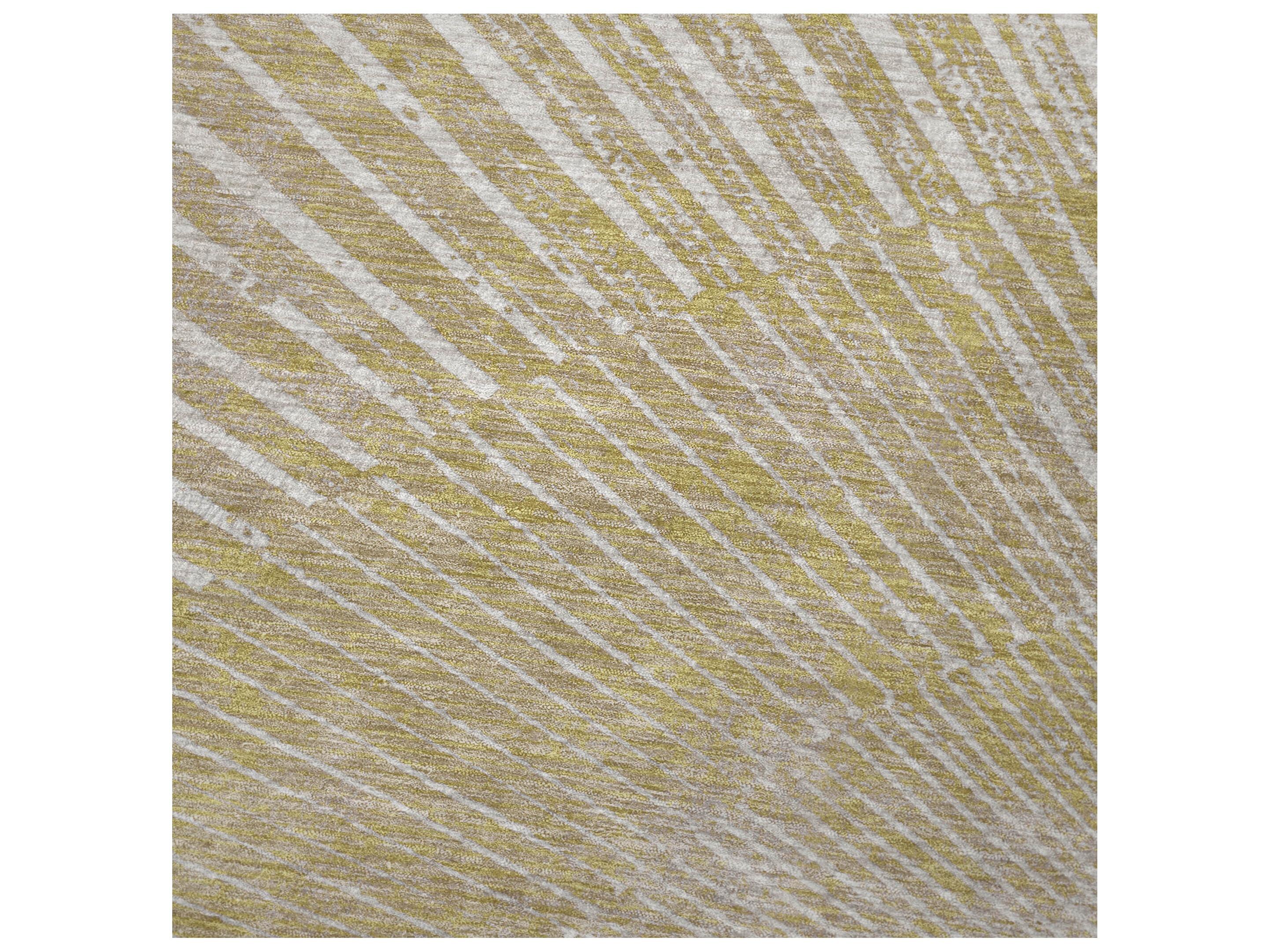 Dalyn Sherpa Gold Polyester Throw