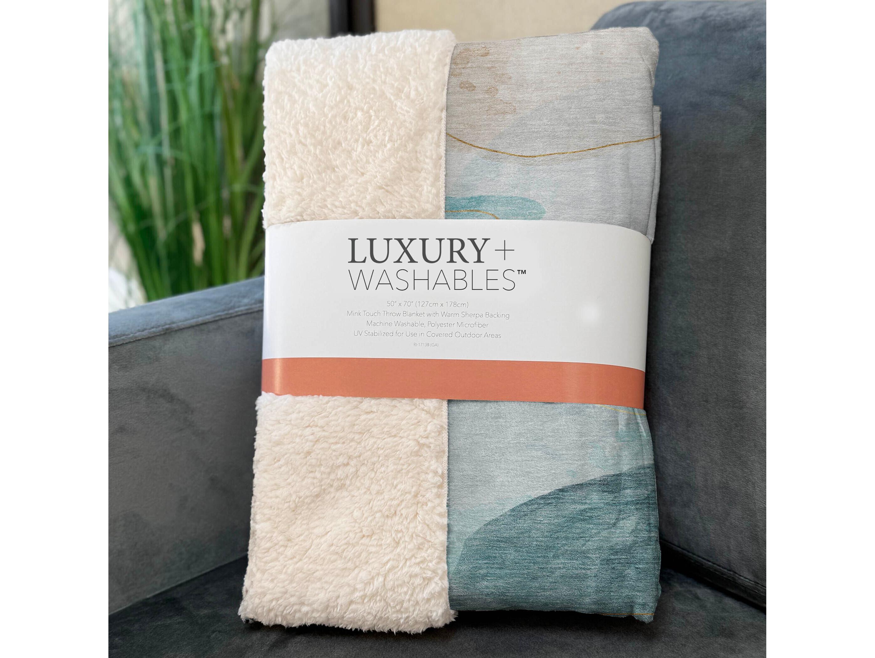 Dalyn Sherpa Brown Polyester Throw