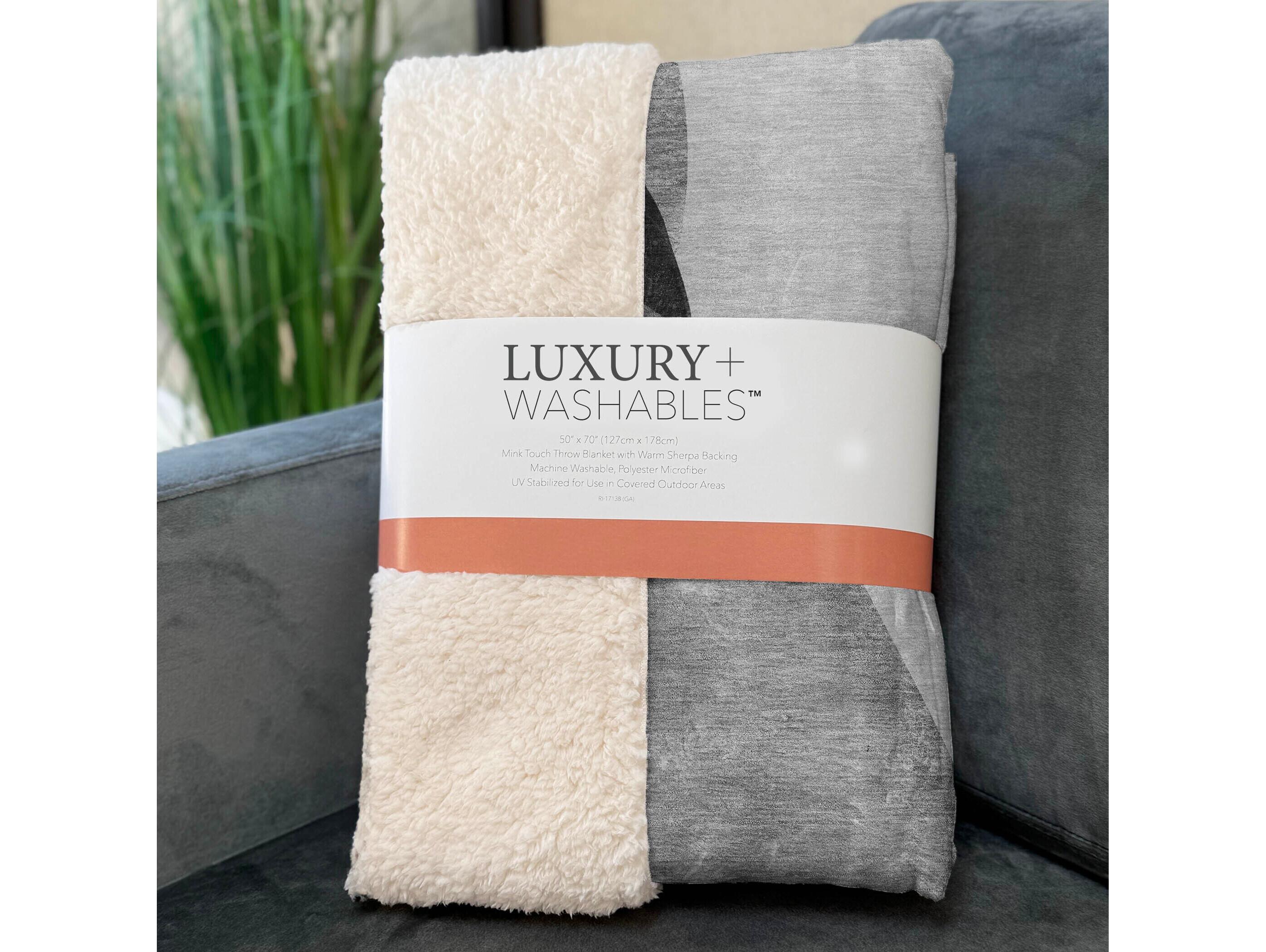 Dalyn Sherpa Gray Polyester Throw