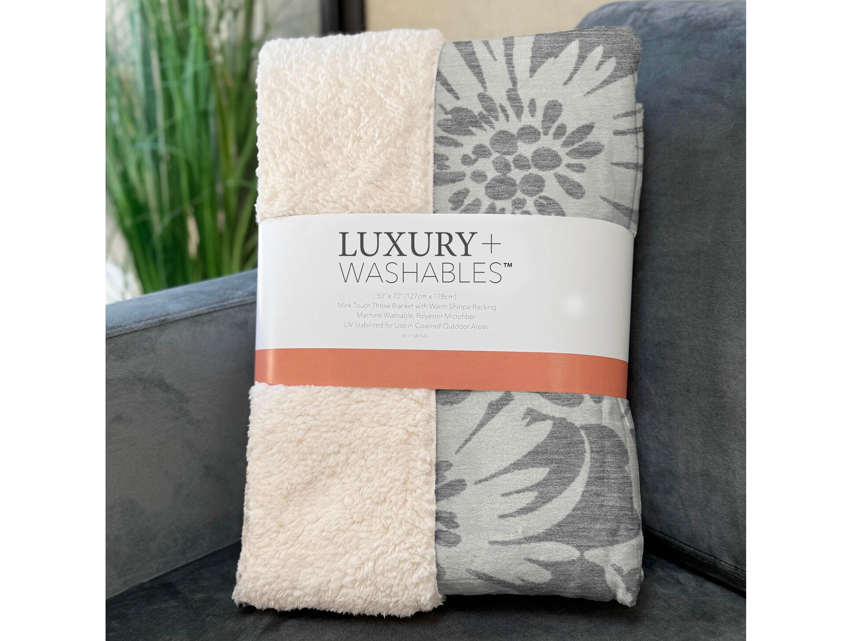 Dalyn Sherpa Gray Polyester Throw