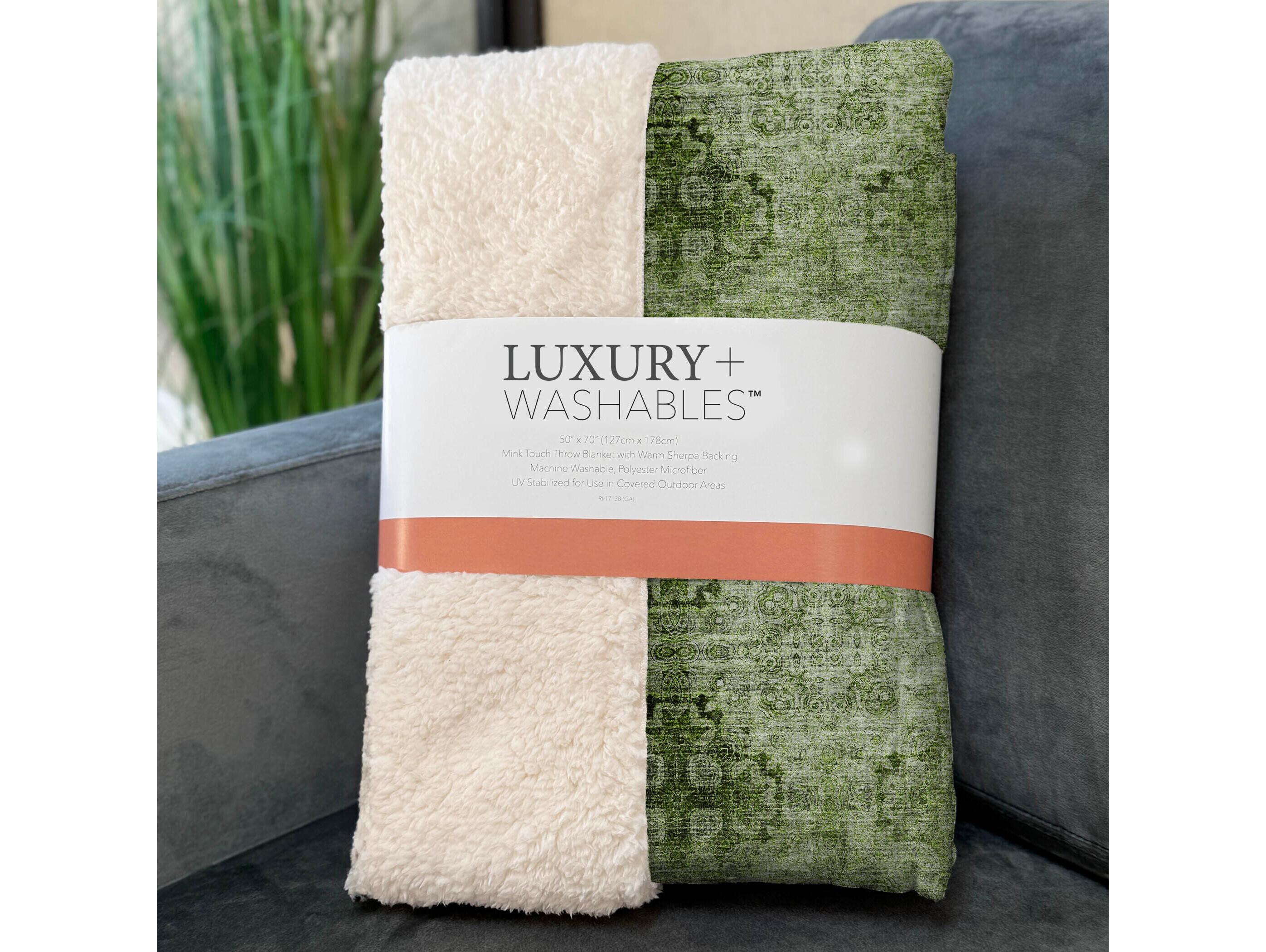 Dalyn Sherpa Green Polyester Throw