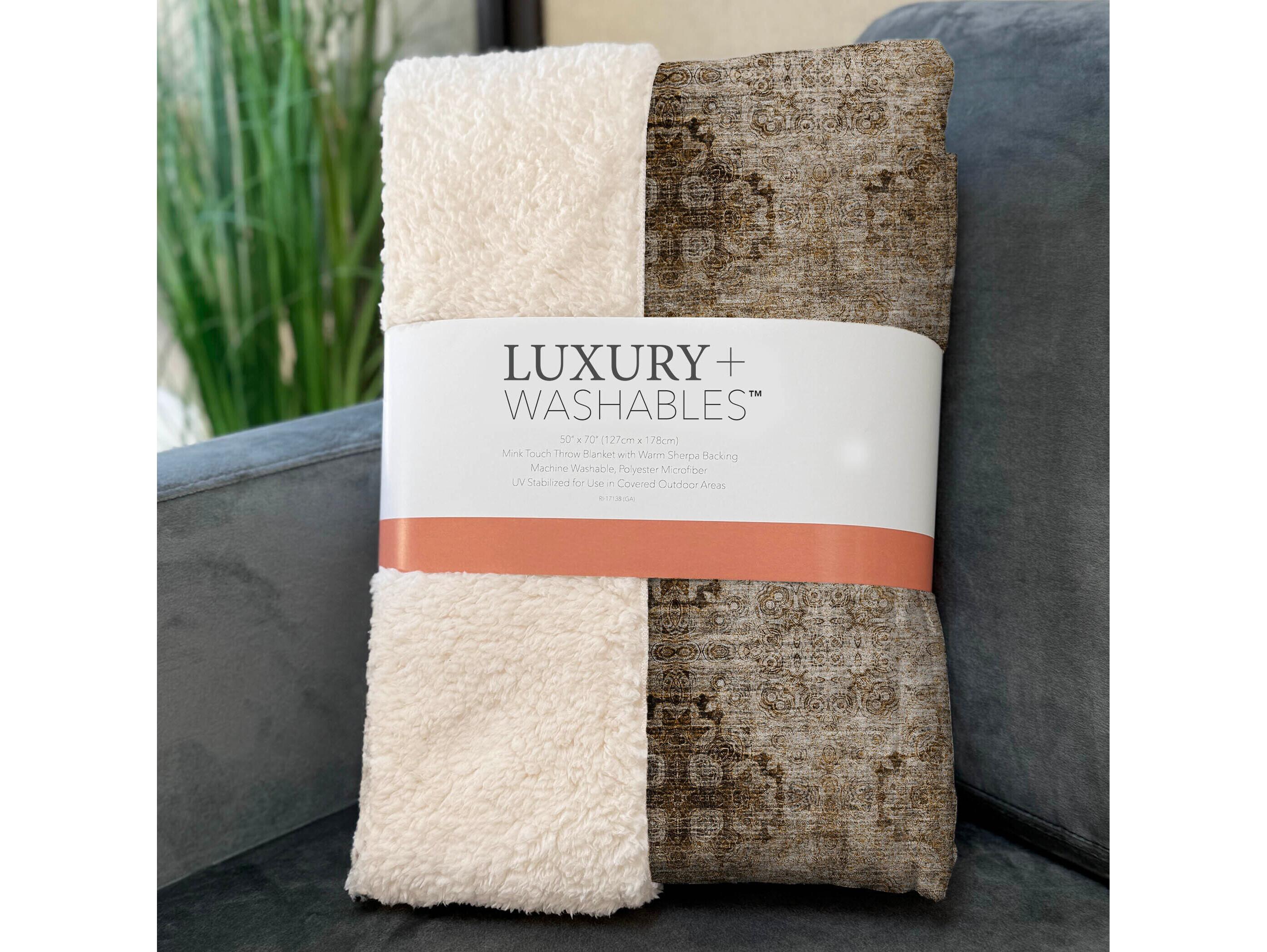 Dalyn Sherpa Brown Polyester Throw