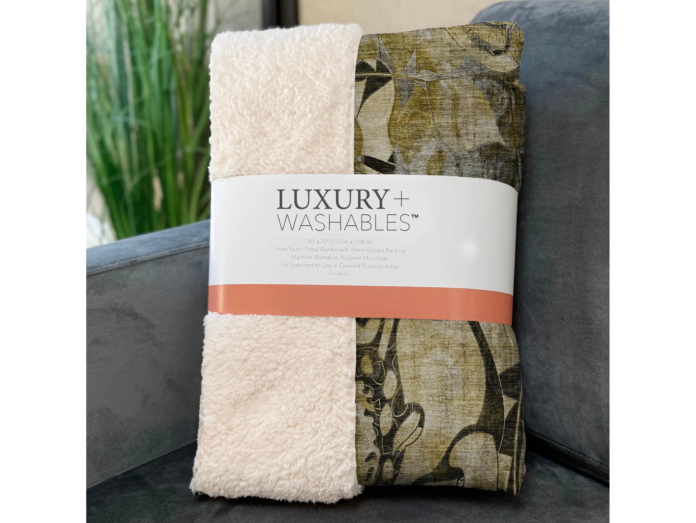 Dalyn Sherpa Brown Polyester Throw