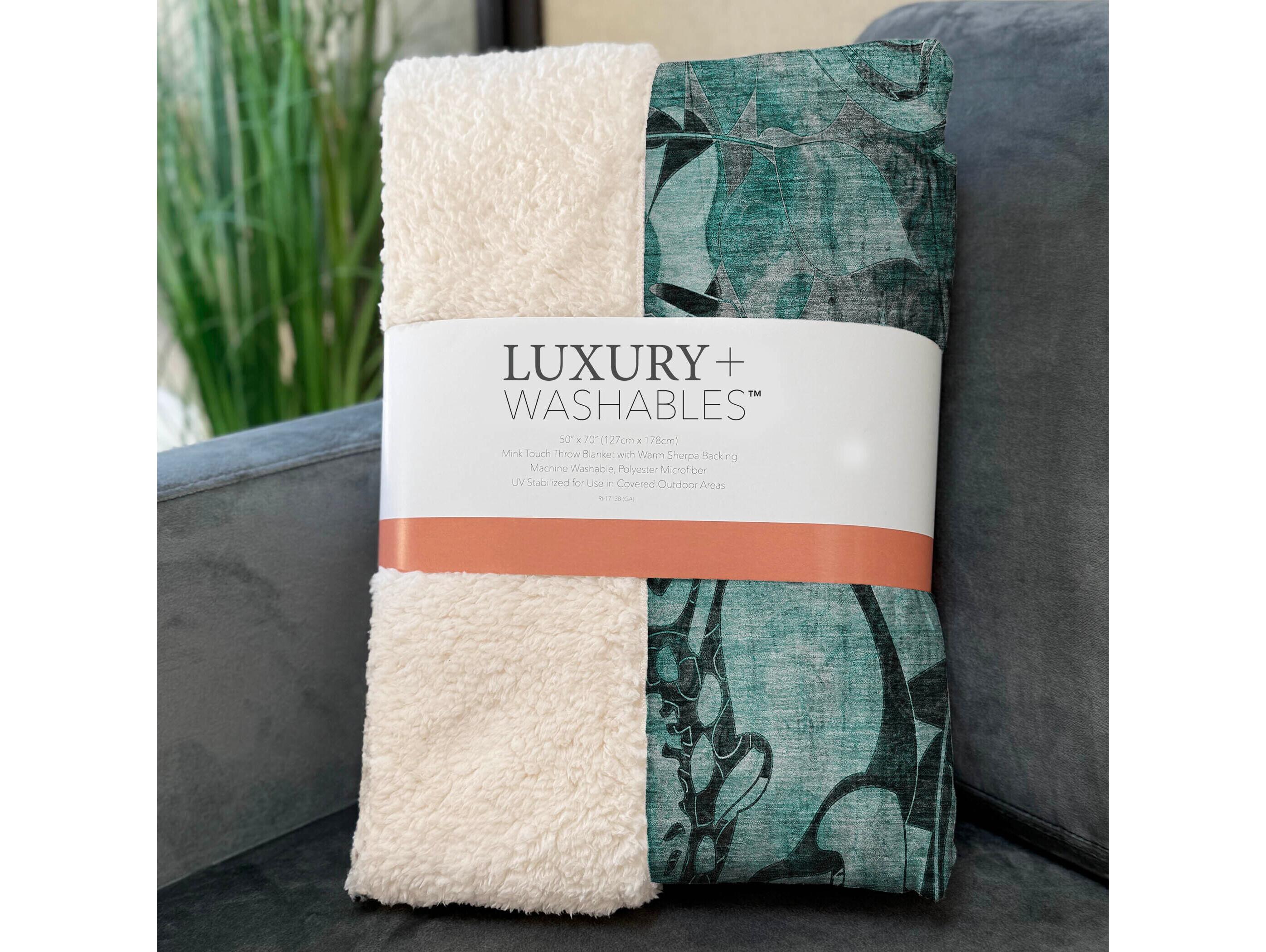 Dalyn Sherpa Teal Polyester Throw