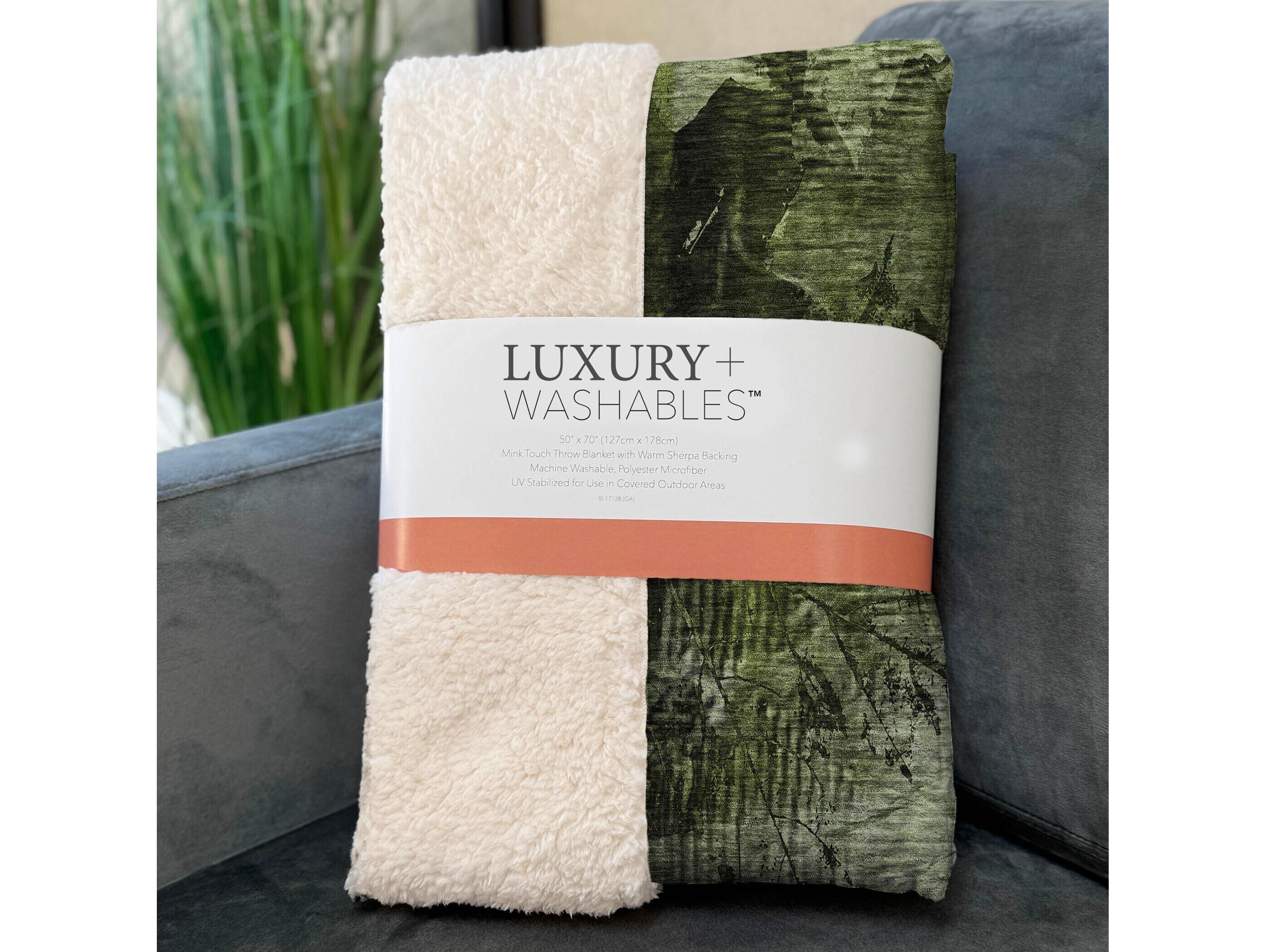 Dalyn Sherpa Green Polyester Throw