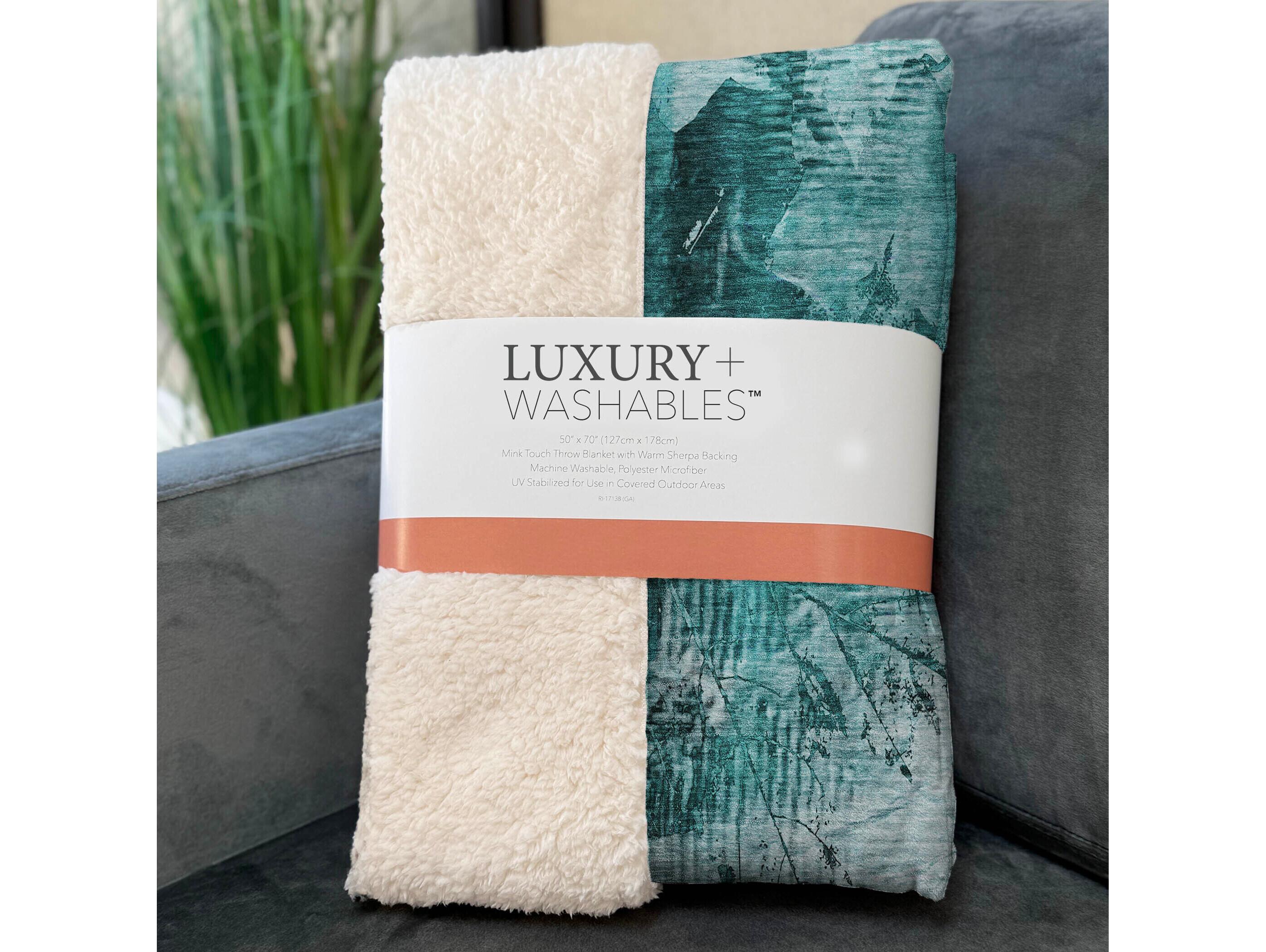 Dalyn Sherpa Teal Polyester Throw