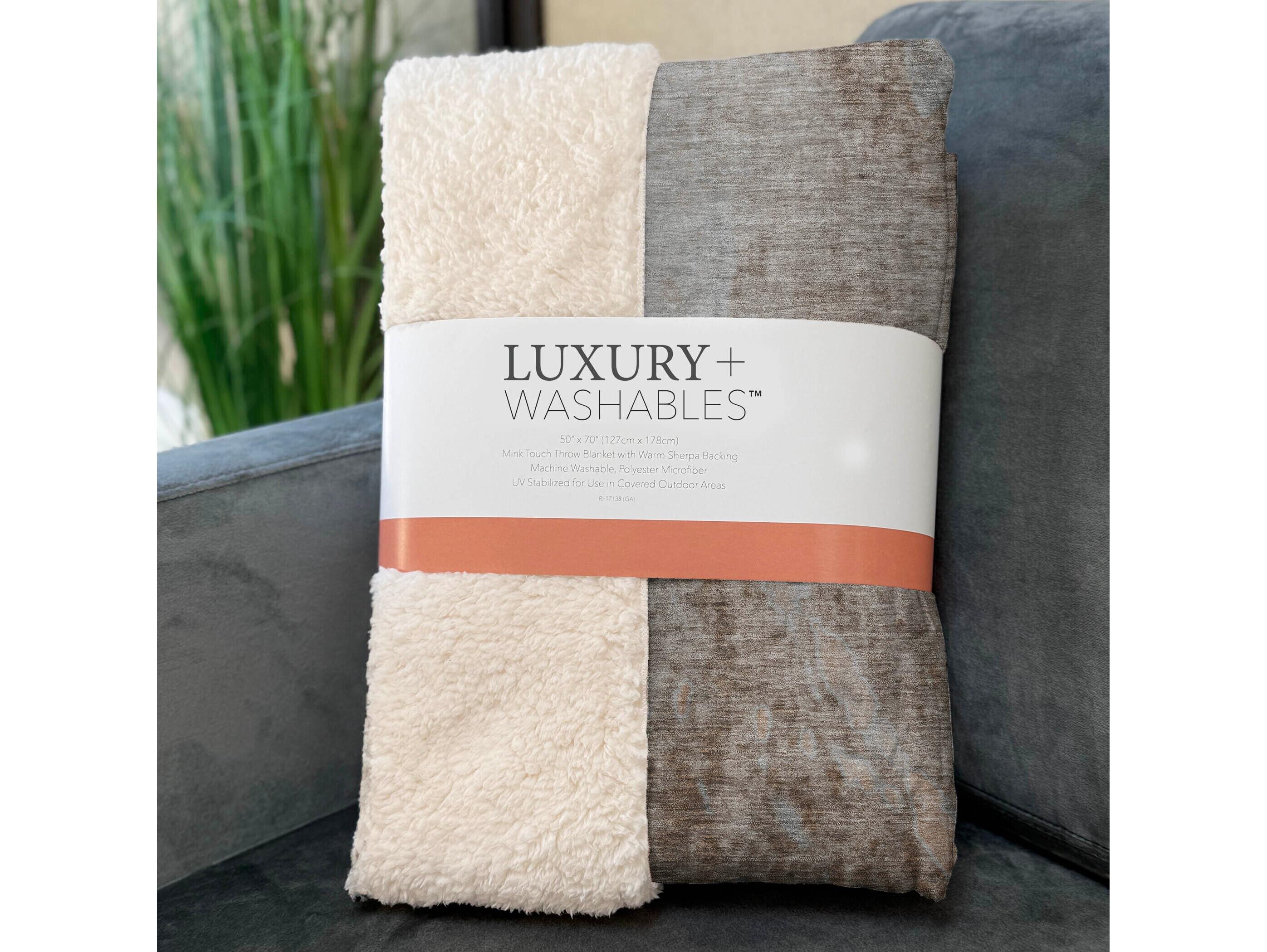 Dalyn Sherpa Brown Polyester Throw