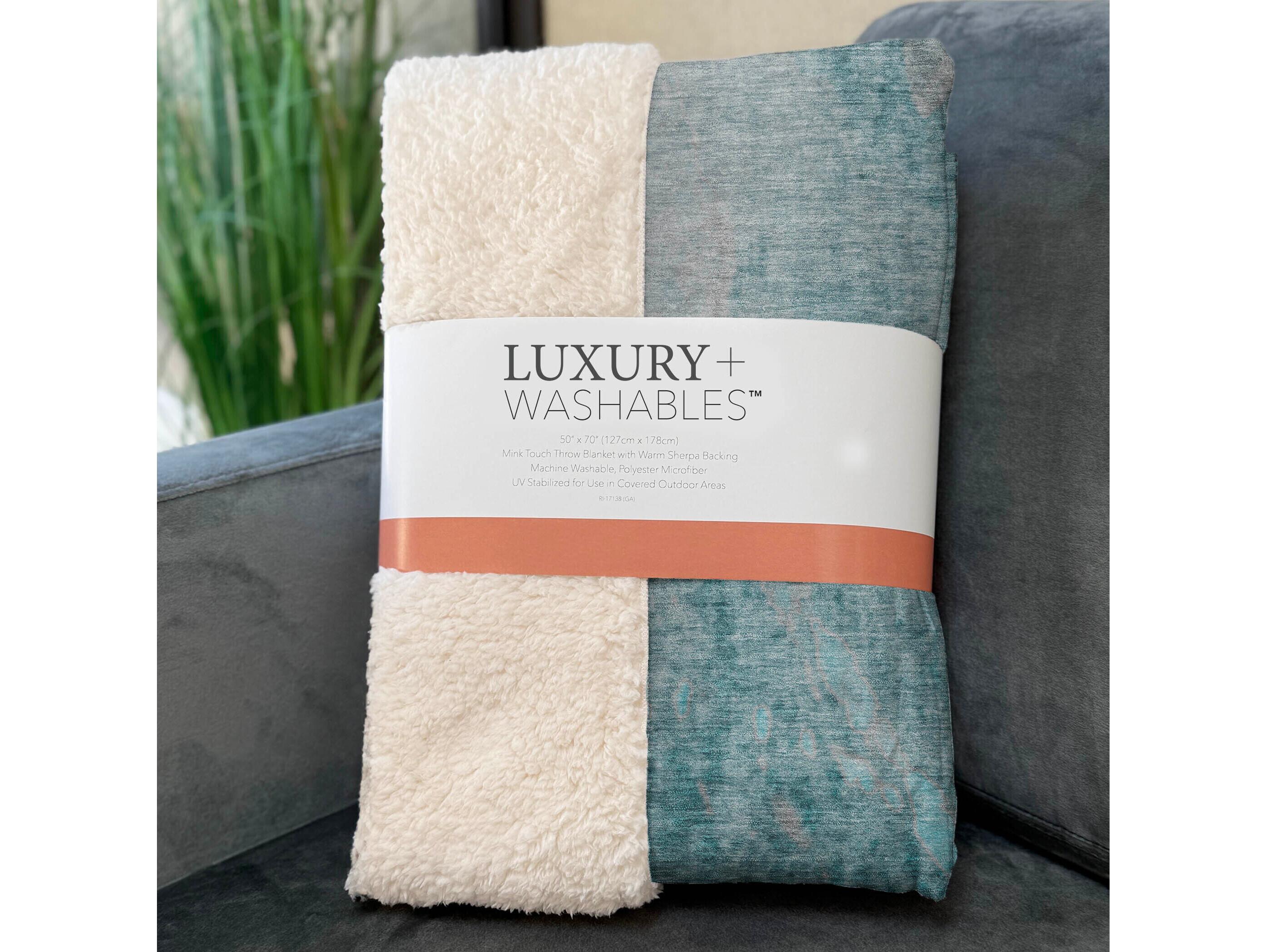 Dalyn Sherpa Teal Polyester Throw