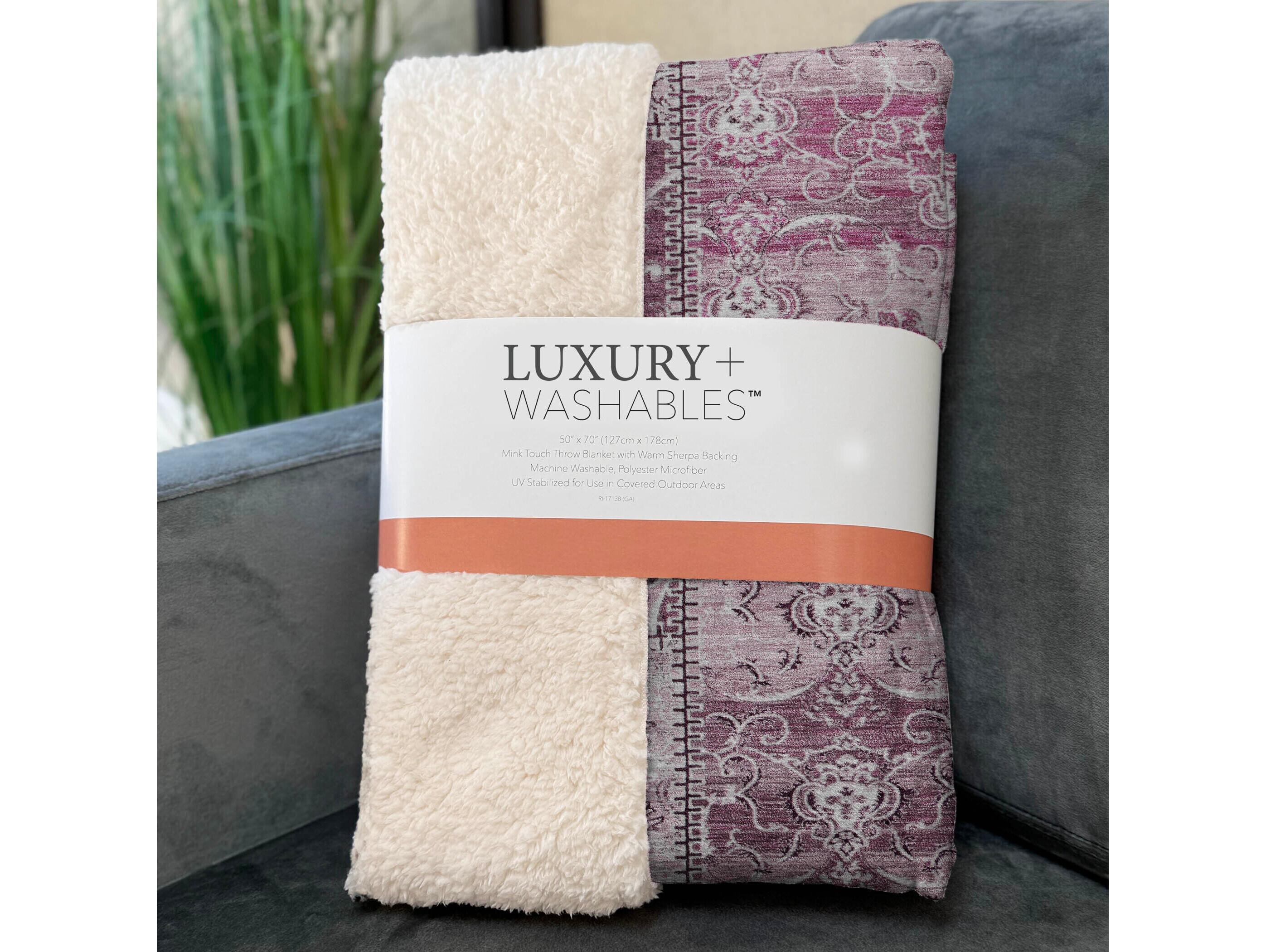 Dalyn Sherpa Red Polyester Throw