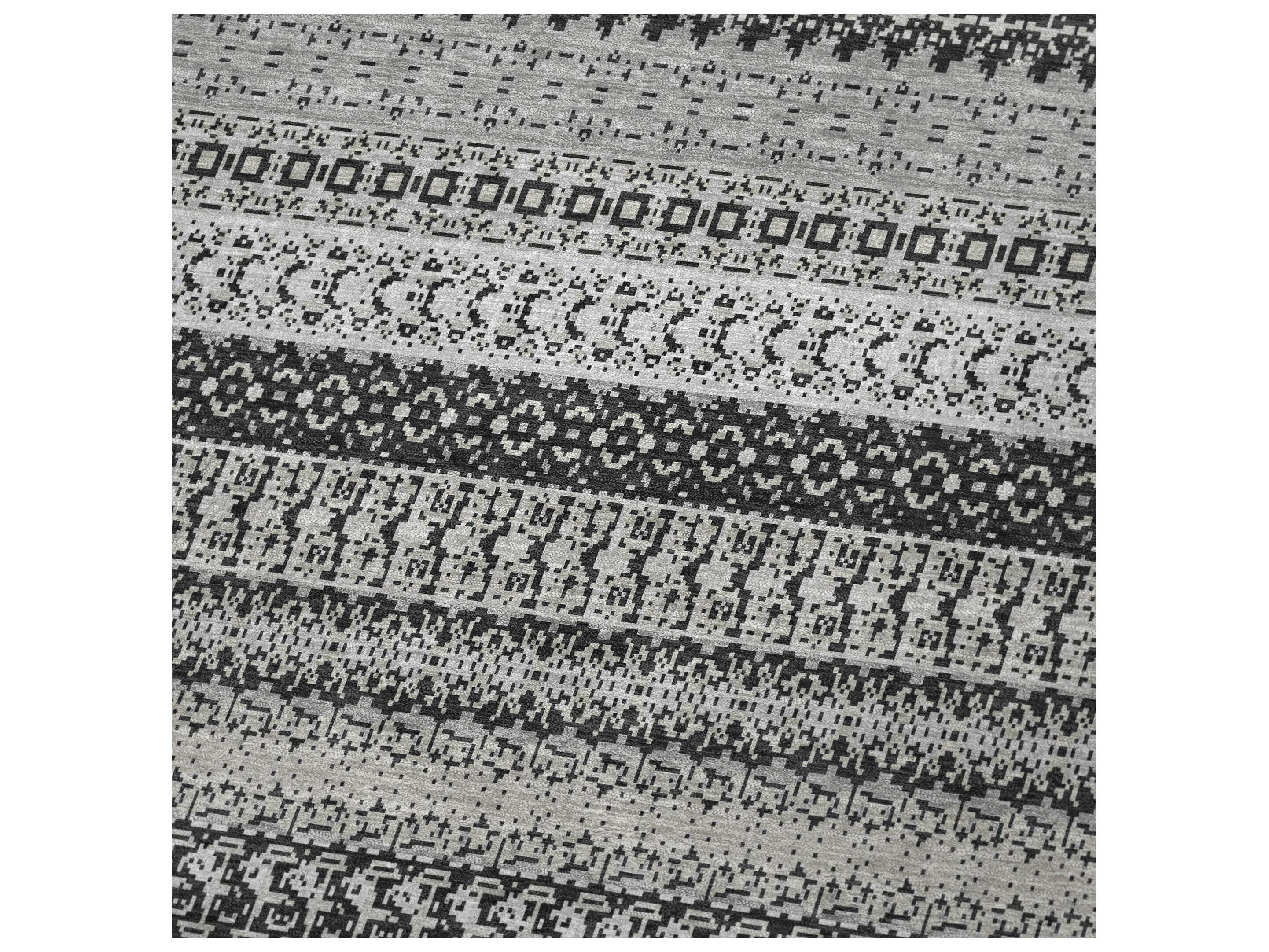 Dalyn Sherpa Black Polyester Throw