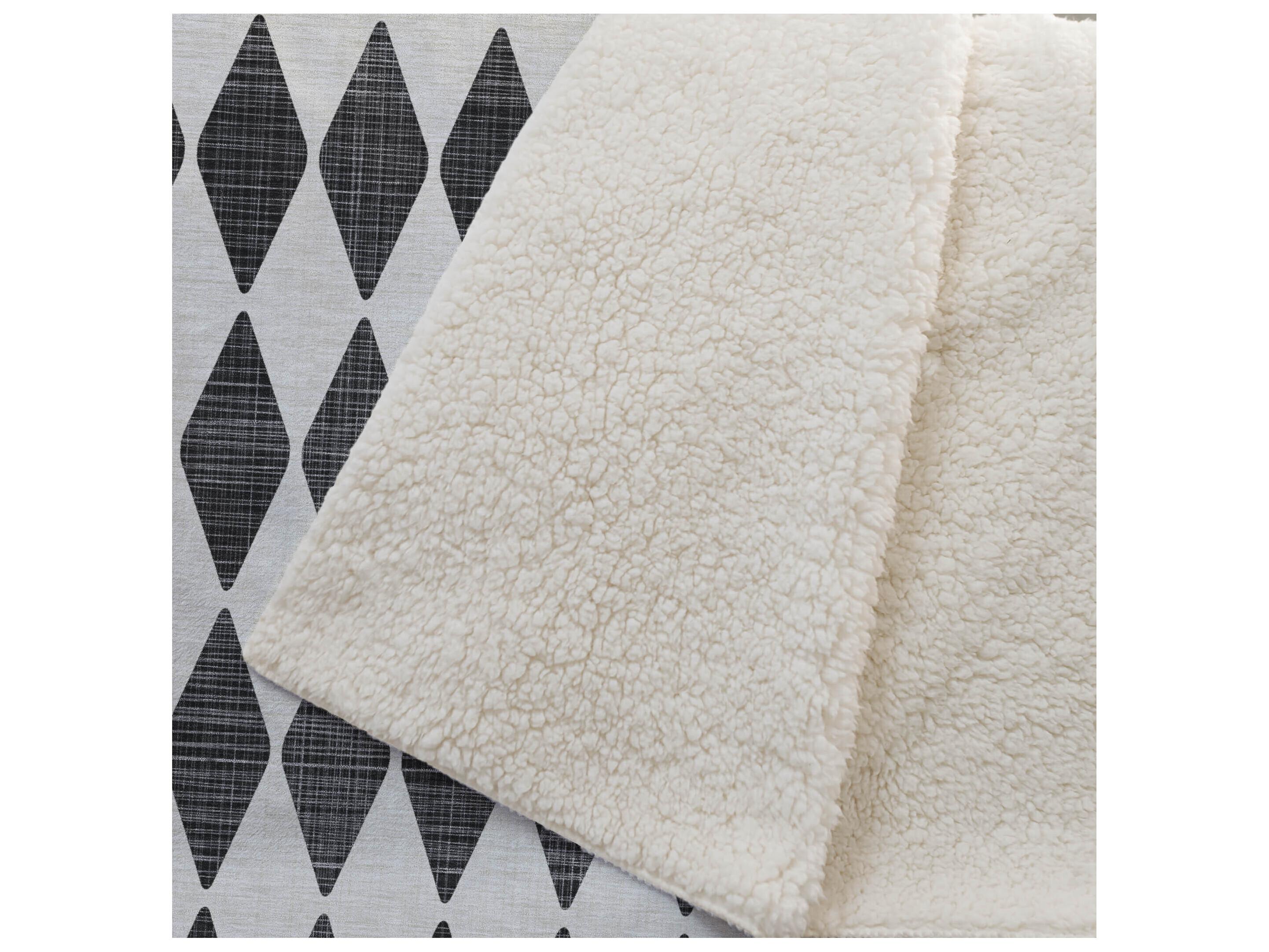 Dalyn Sherpa Black Polyester Throw