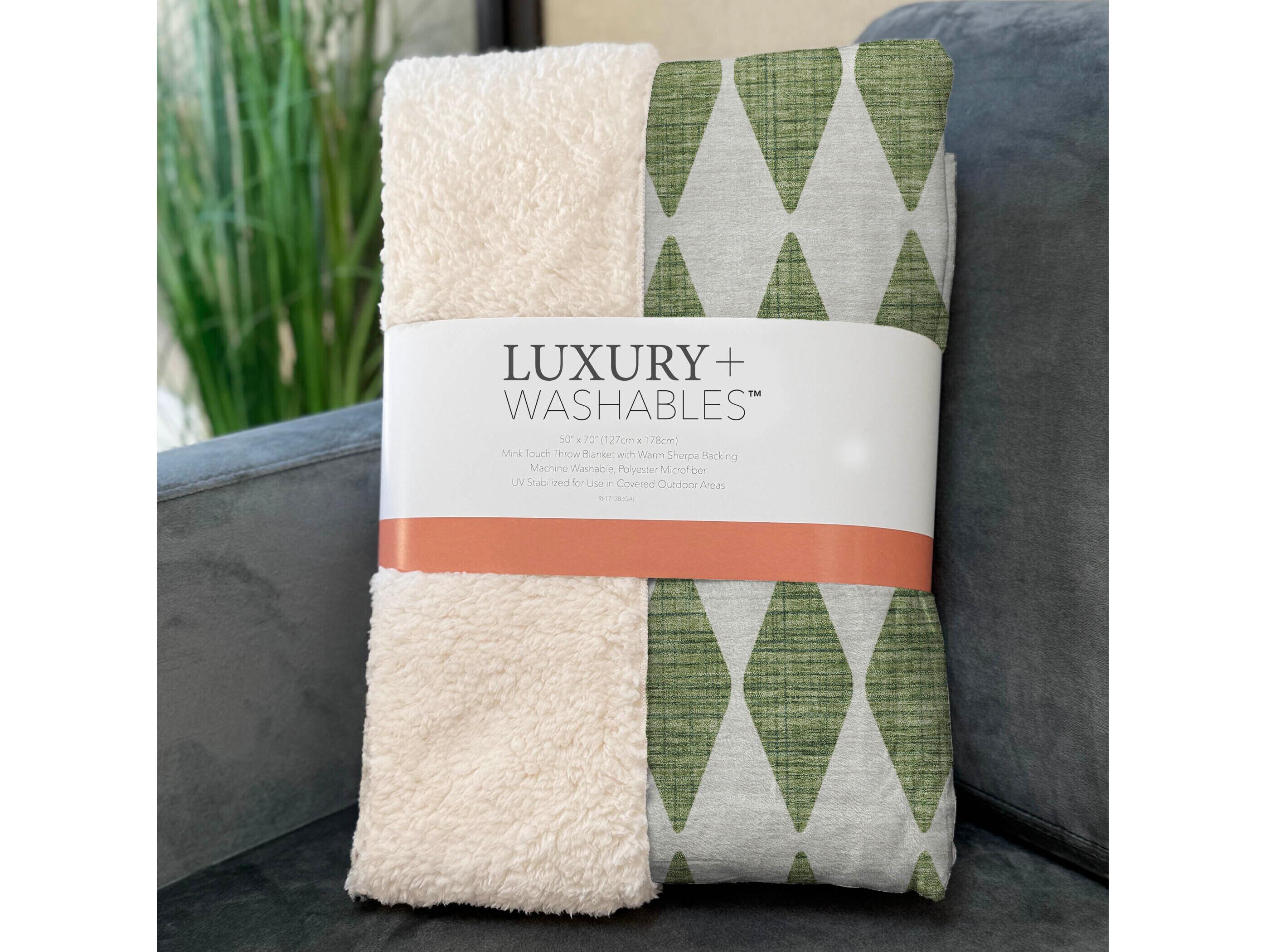 Dalyn Sherpa Green Polyester Throw