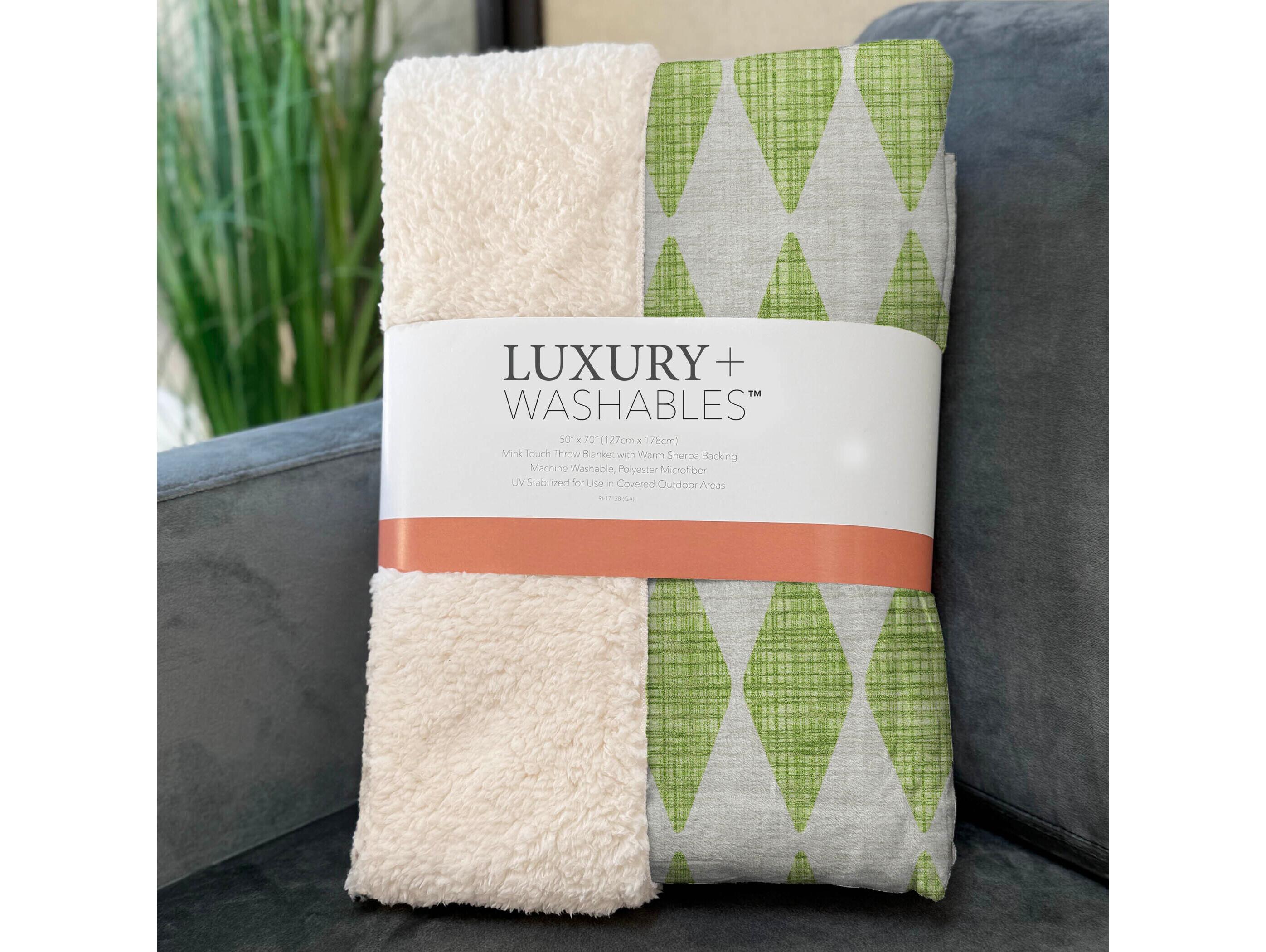 Dalyn Sherpa Green Polyester Throw