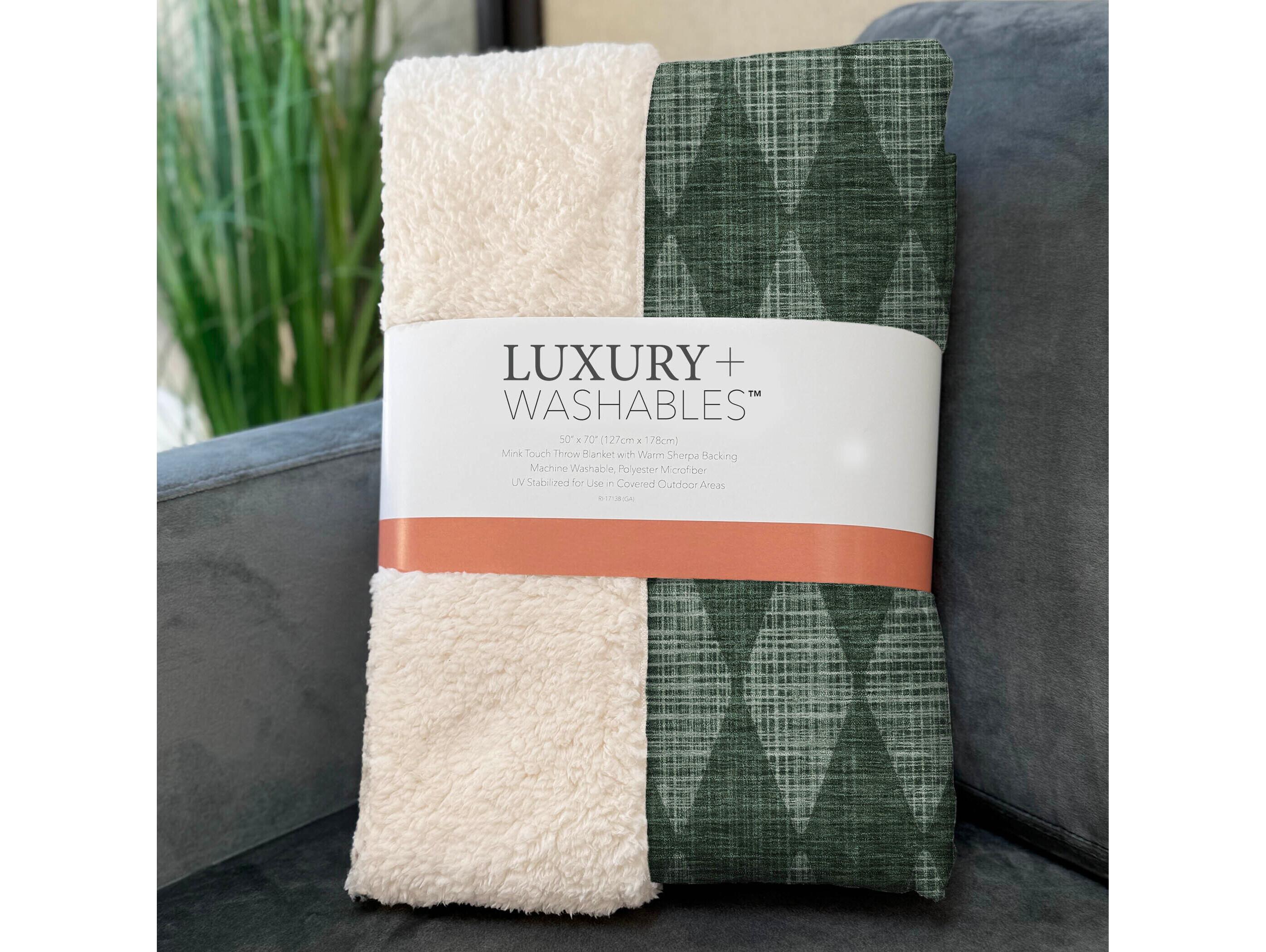 Dalyn Sherpa Green Polyester Throw