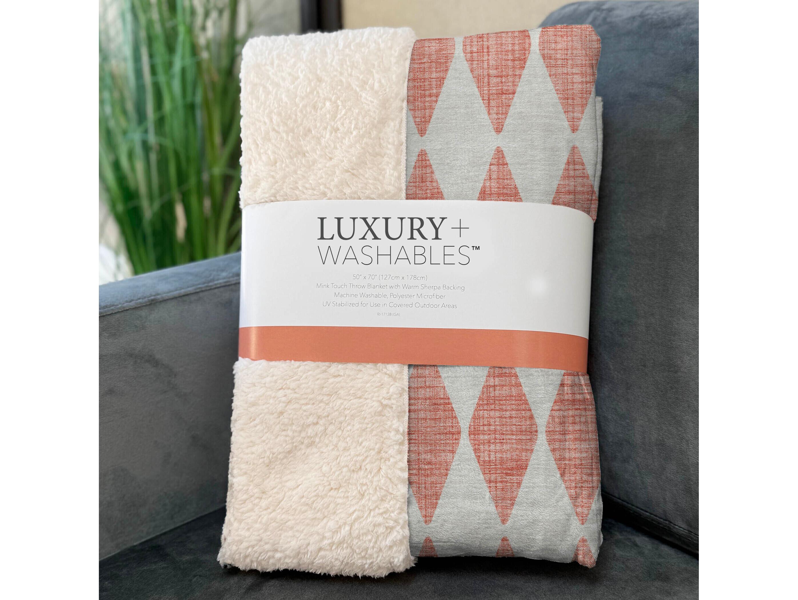 Dalyn Sherpa Orange Polyester Throw