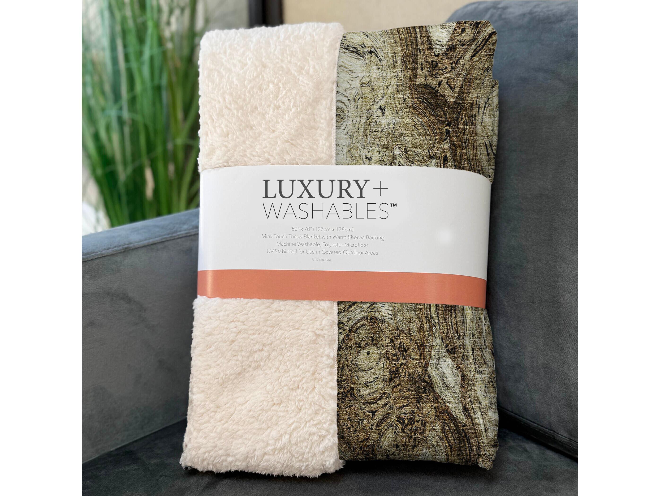 Dalyn Sherpa Brown Polyester Throw