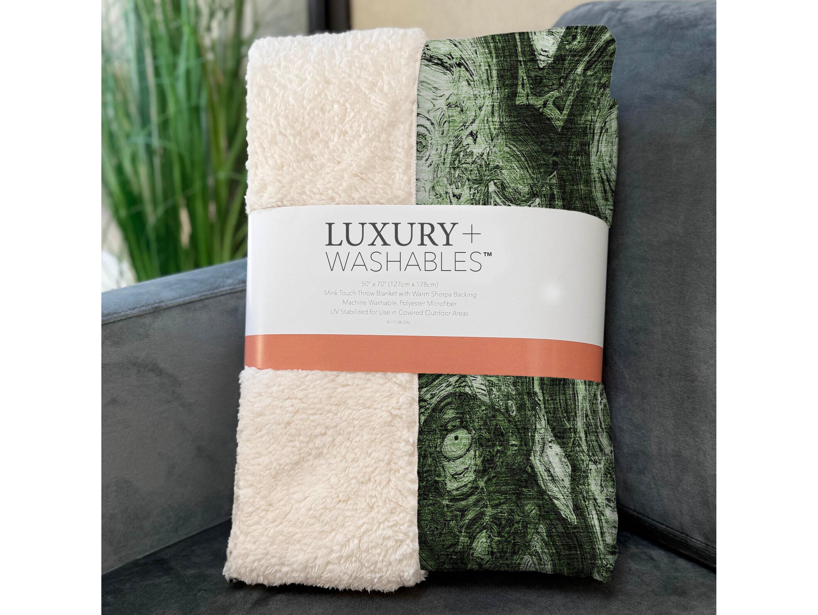 Dalyn Sherpa Green Polyester Throw