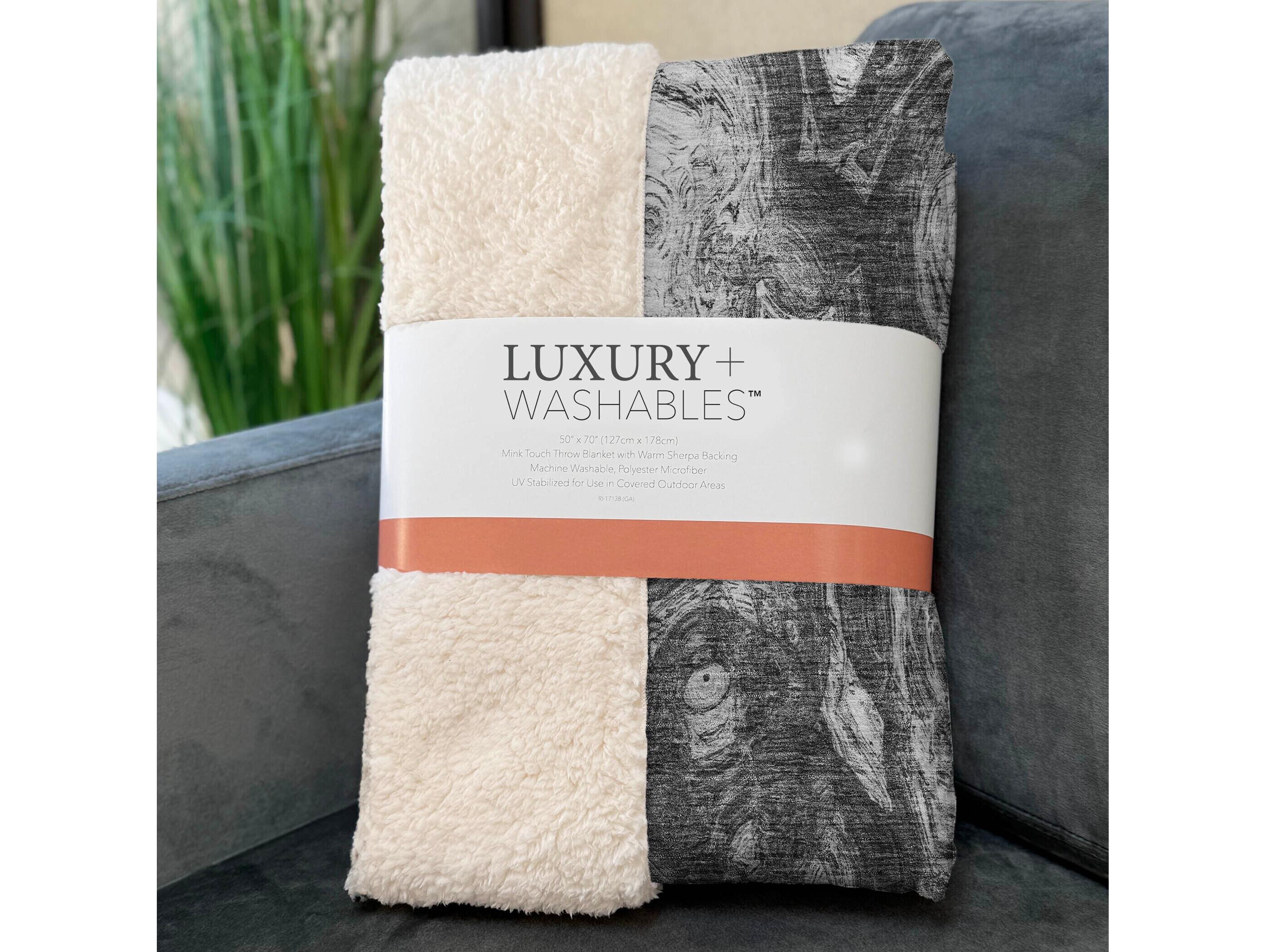 Dalyn Sherpa Gray Polyester Throw