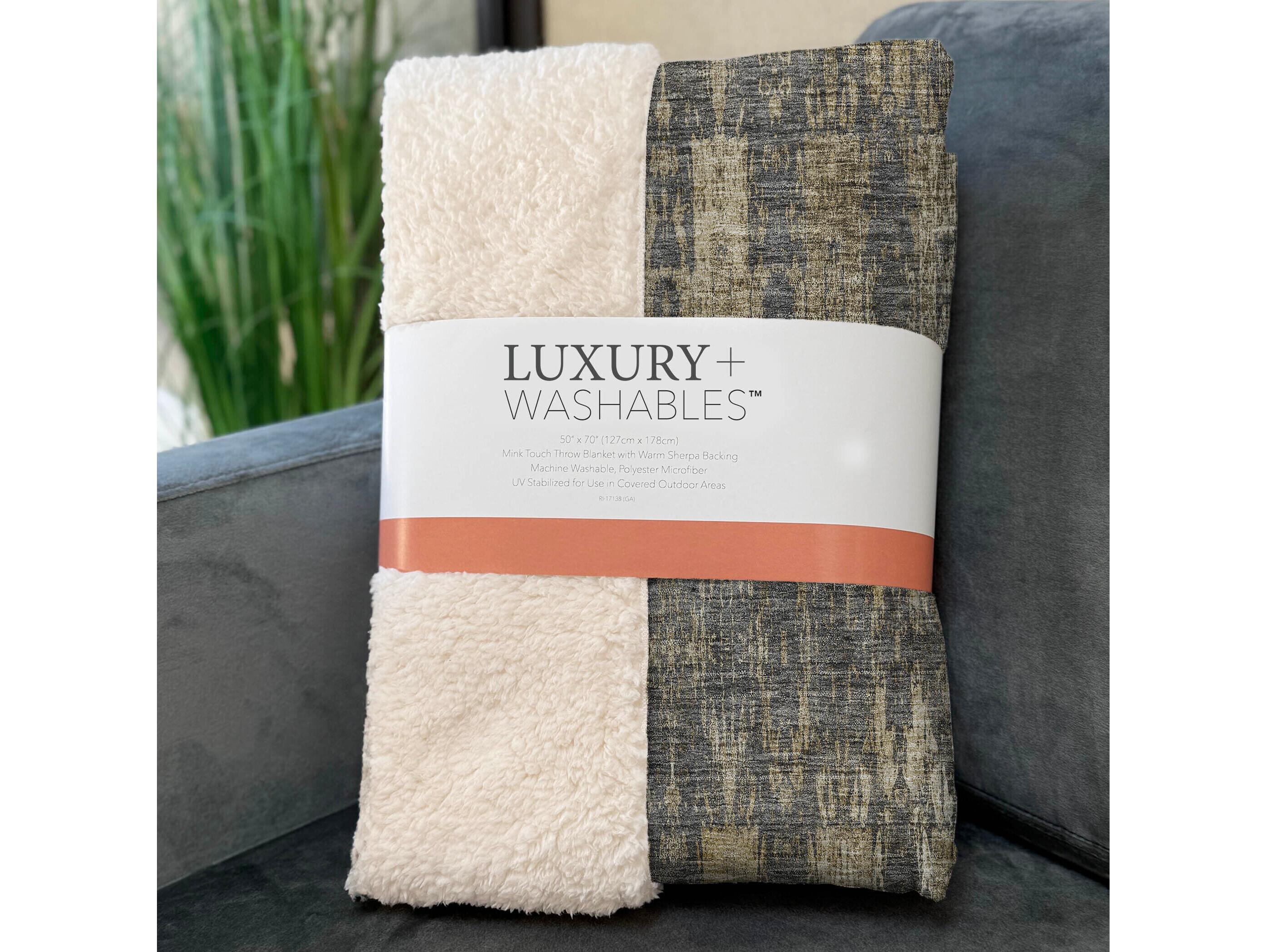 Dalyn Sherpa Gray Polyester Throw