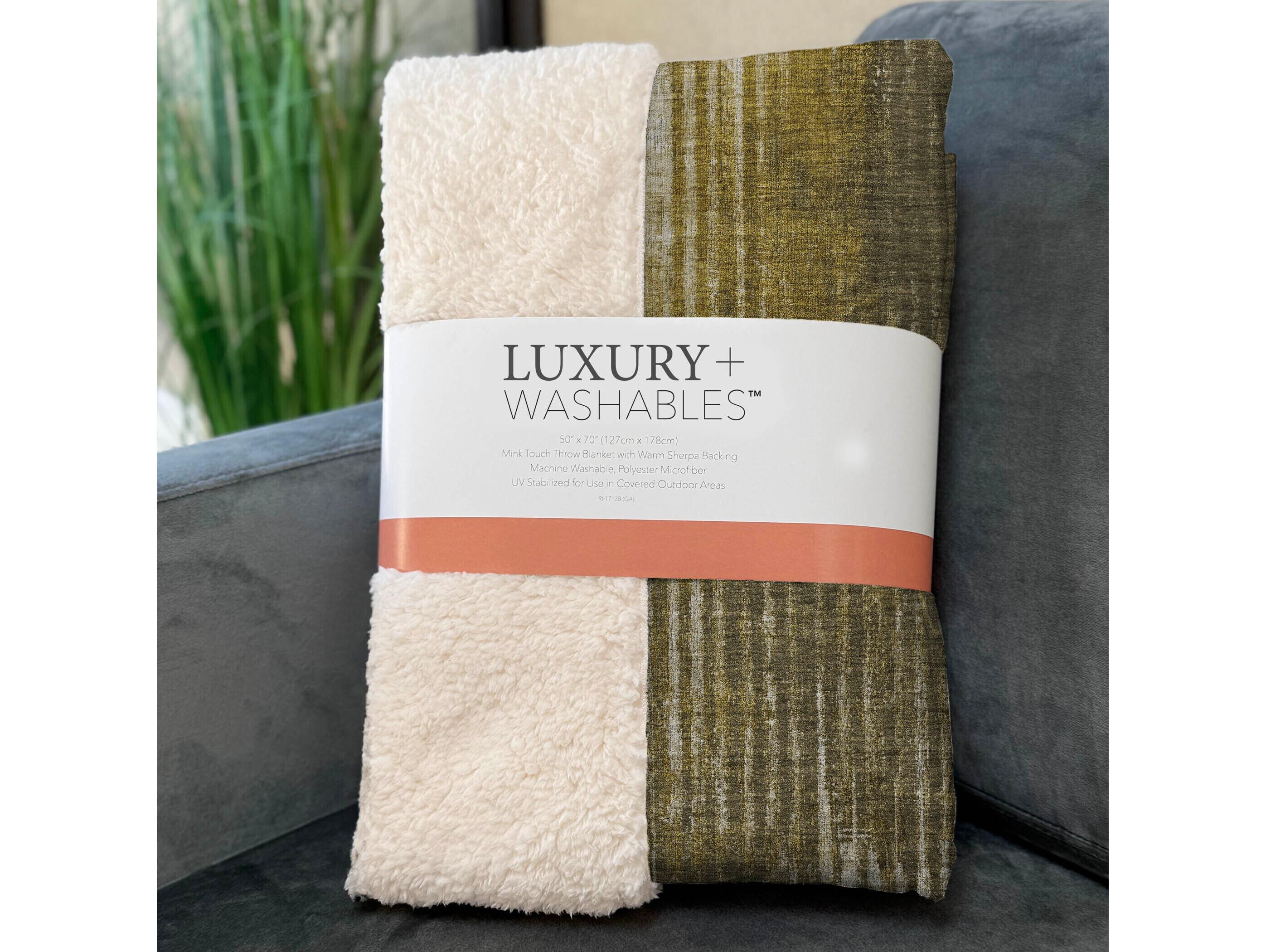 Dalyn Sherpa Brown Polyester Throw