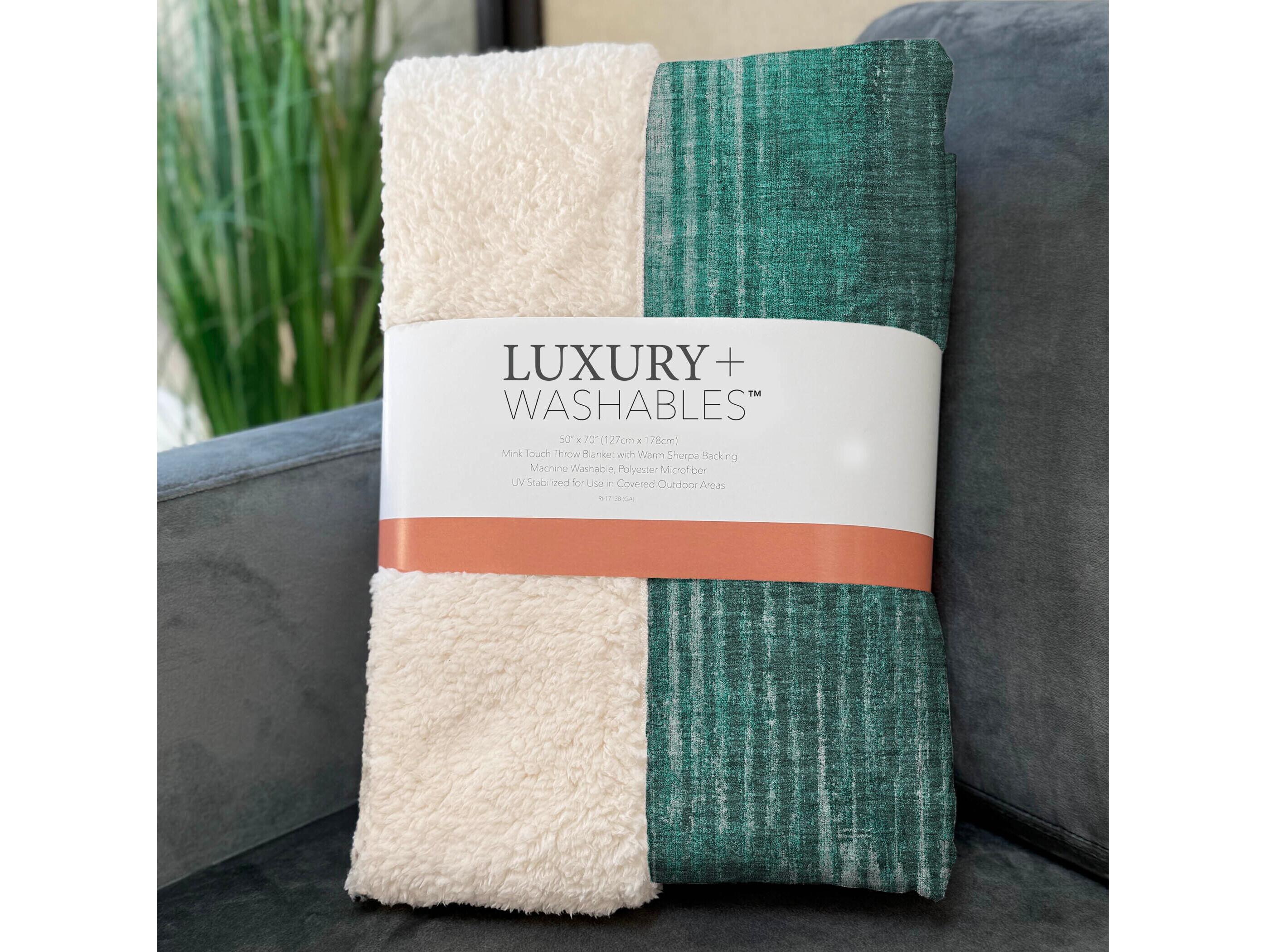 Dalyn Sherpa Teal Polyester Throw