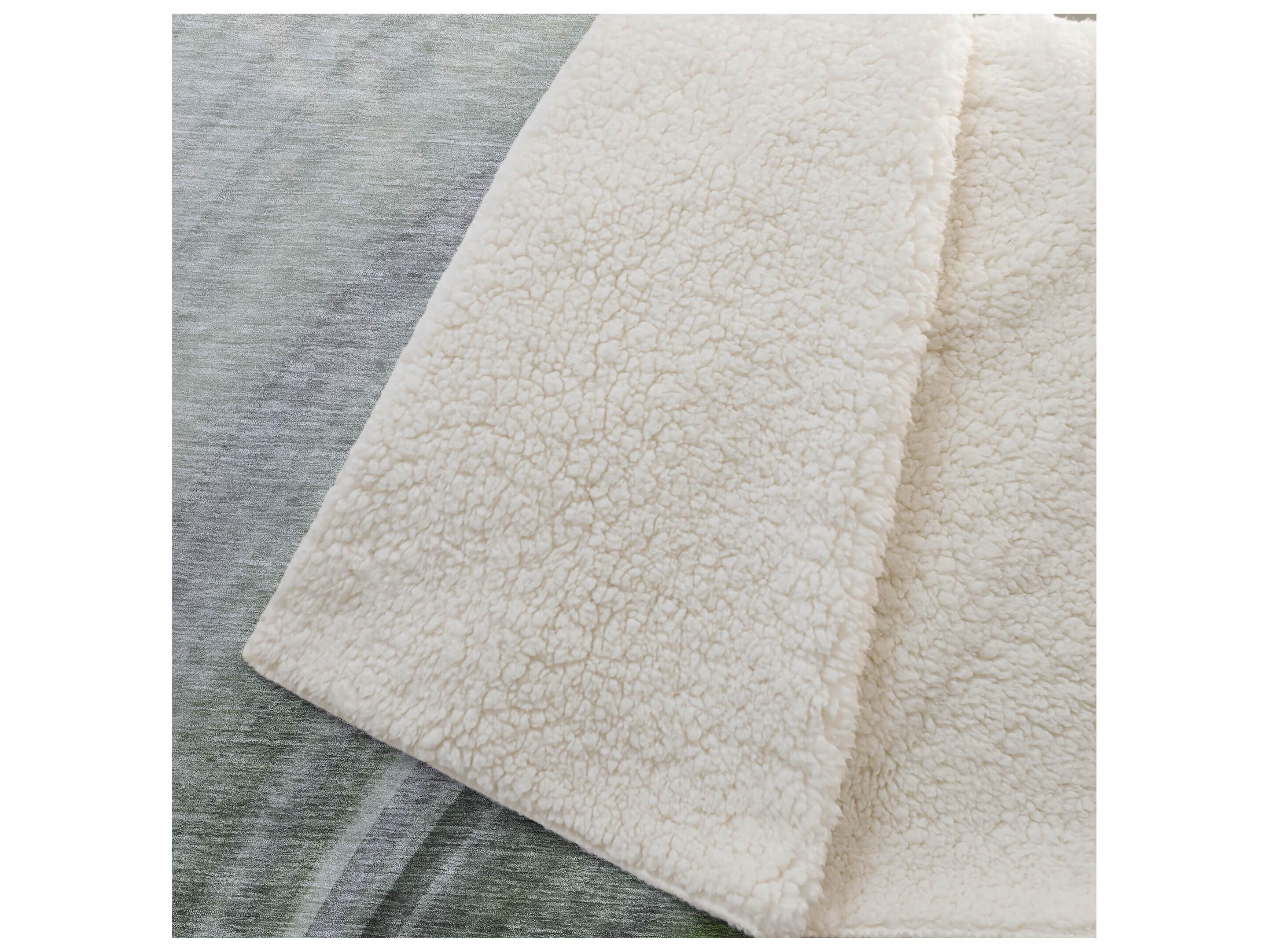 Dalyn Sherpa Green Polyester Throw