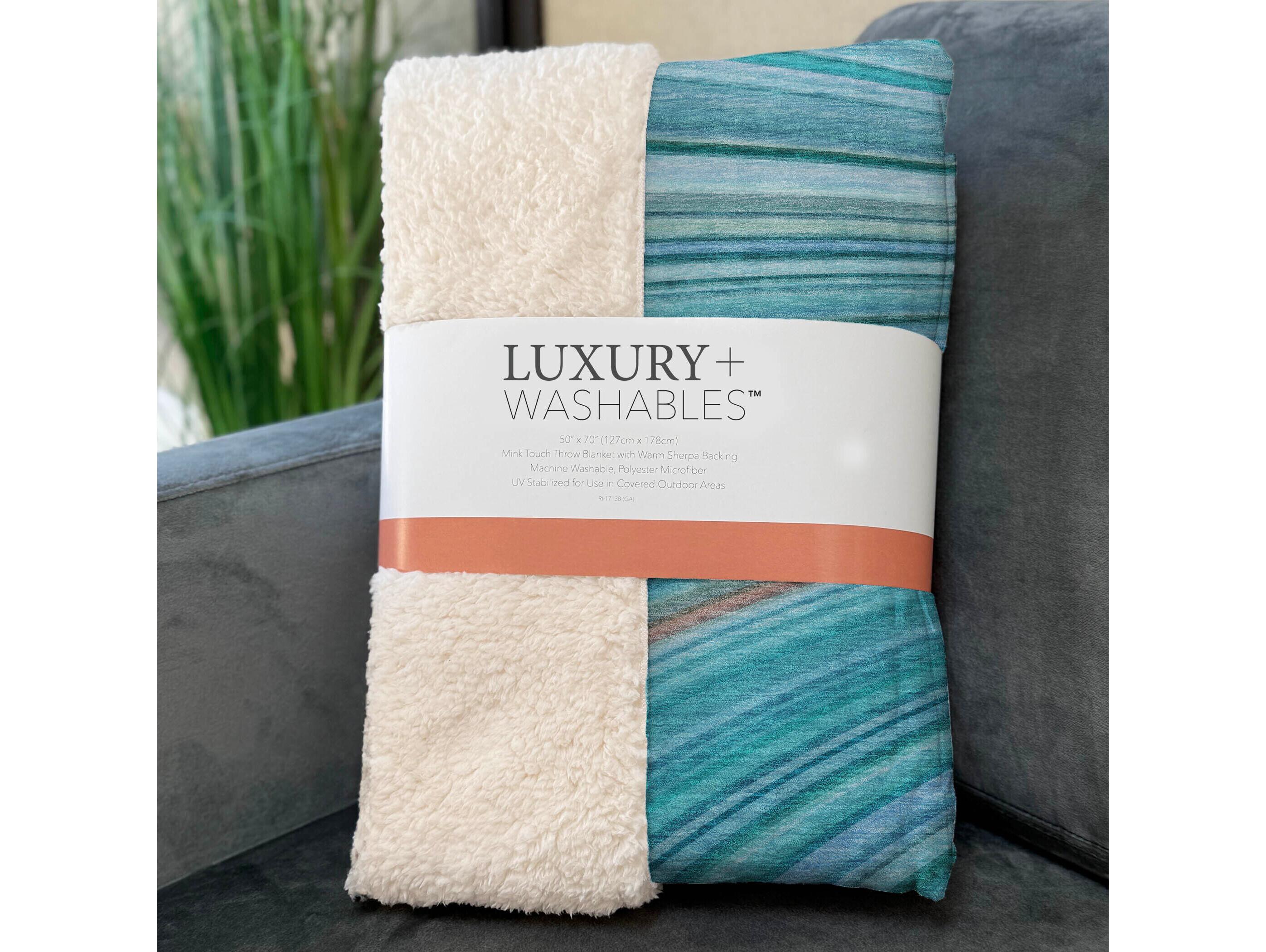 Dalyn Sherpa Teal Polyester Throw