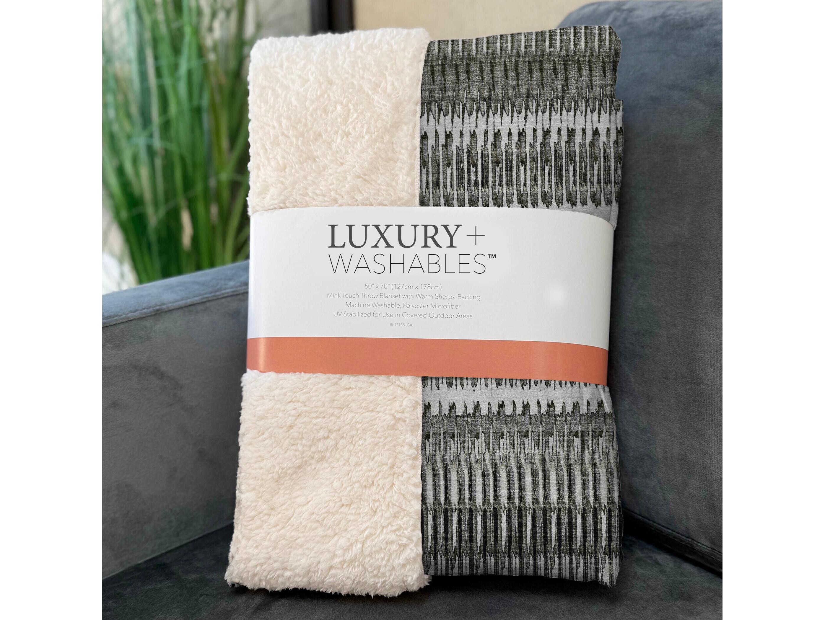 Dalyn Sherpa Gray Polyester Throw