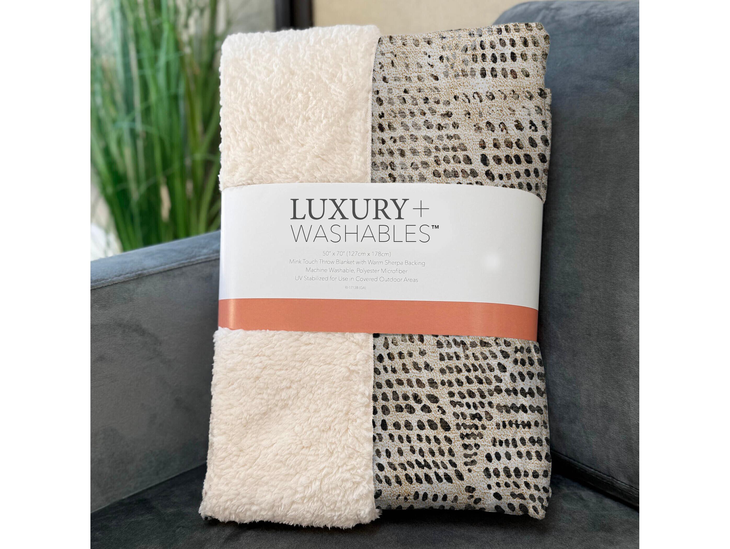 Dalyn Sherpa Brown Polyester Throw