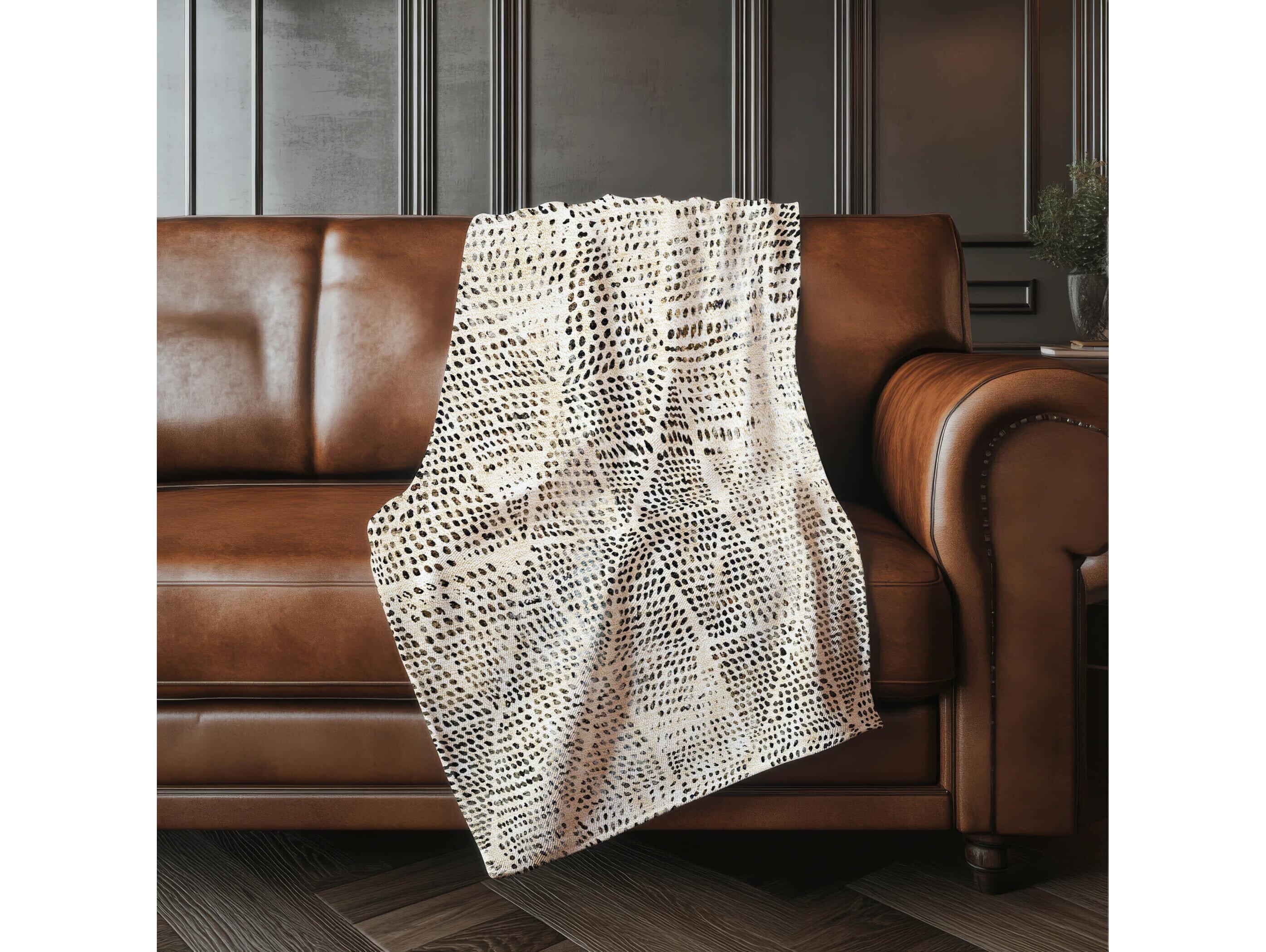 Dalyn Sherpa Brown Polyester Throw