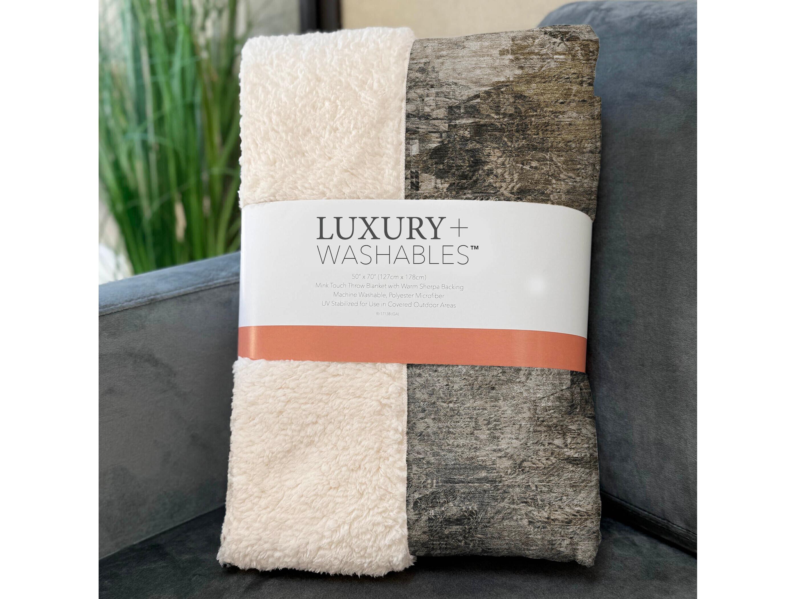 Dalyn Sherpa Brown Polyester Throw