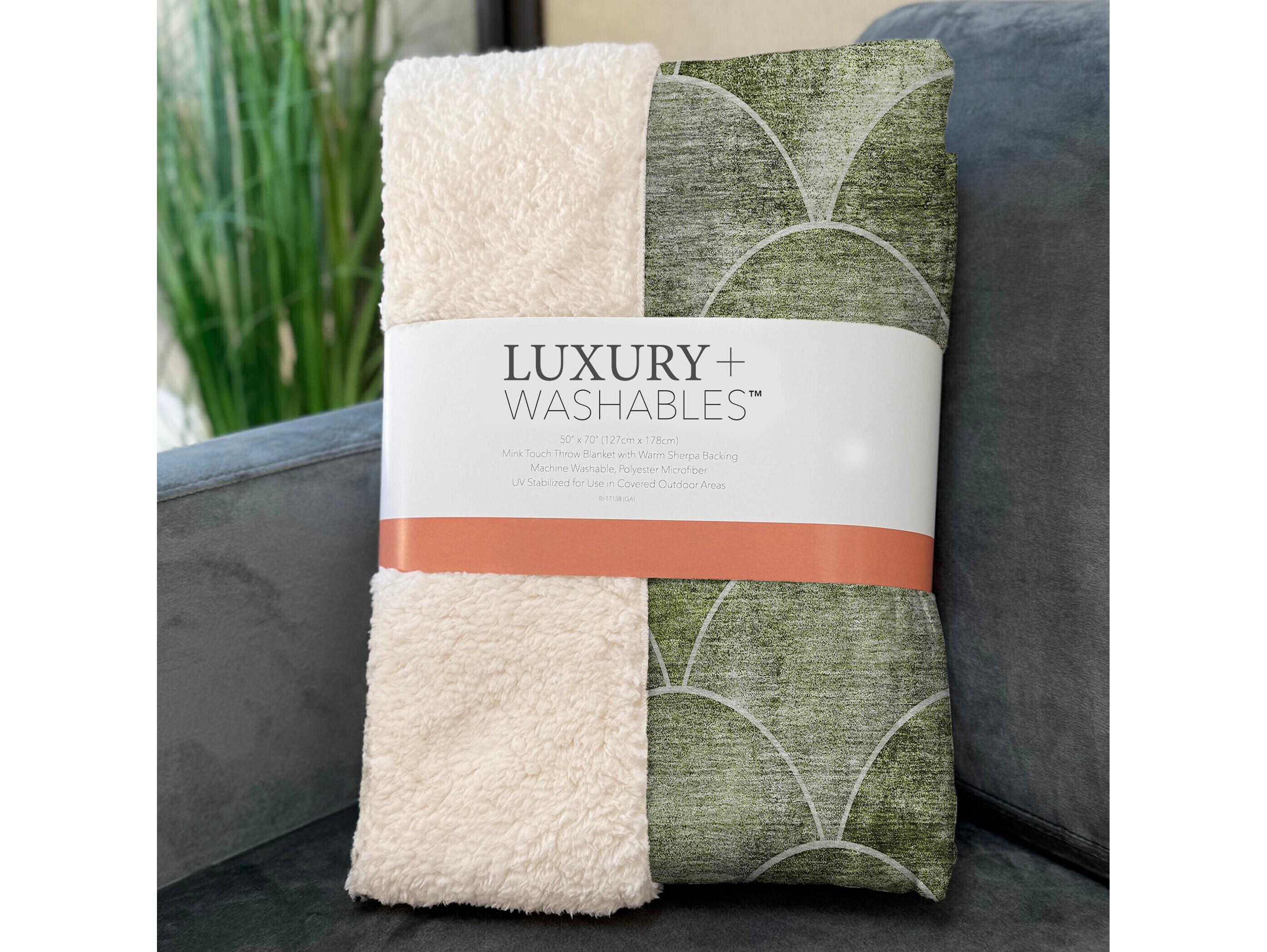 Dalyn Sherpa Green Polyester Throw